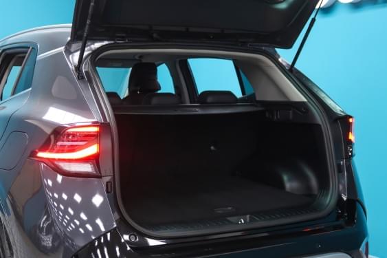 KIA SPORTAGE 1.6 T-GDI HEV 215CV TECH 4X2 2025 de segunda mano