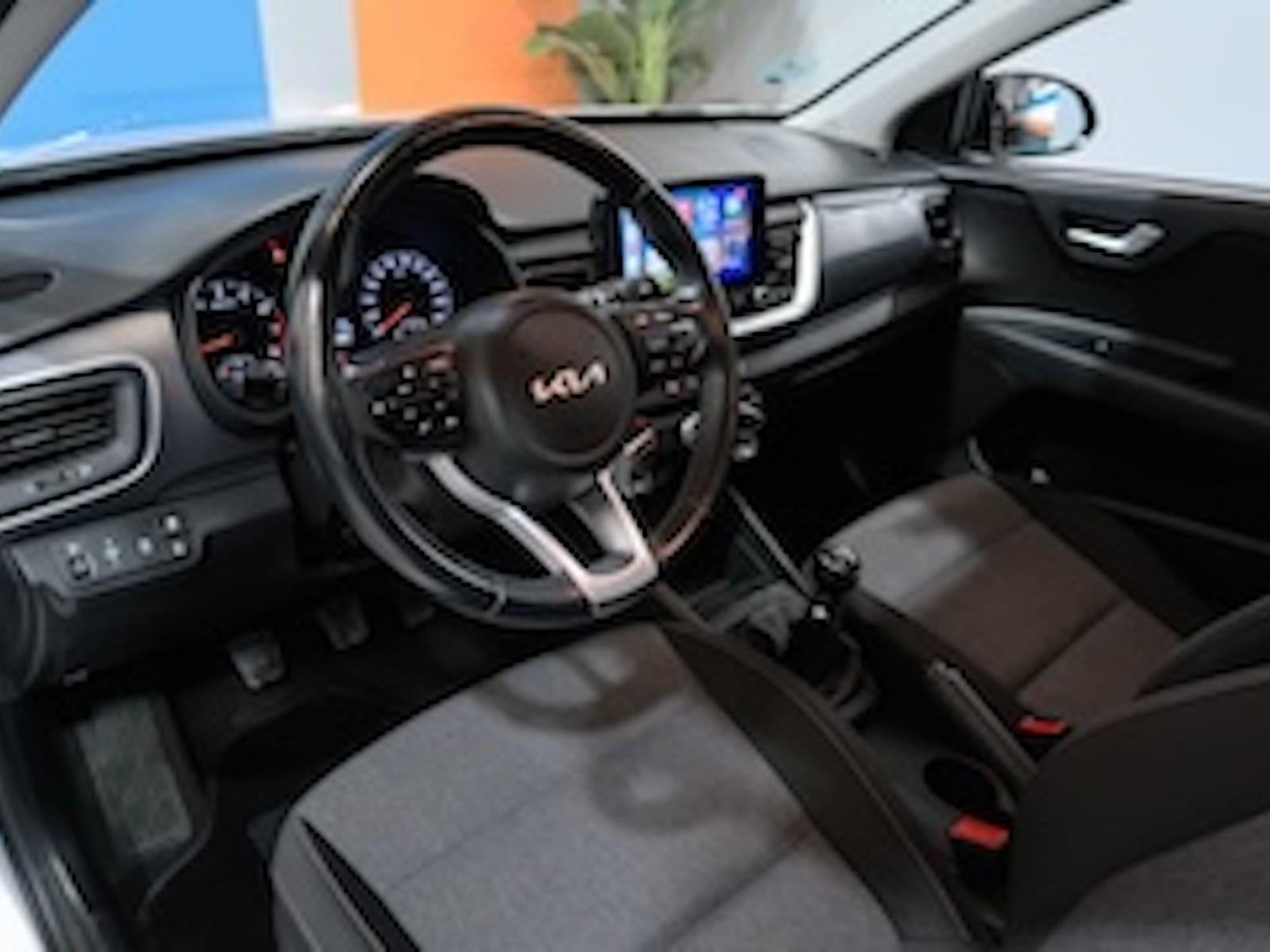 KIA STONIC 1.2 DPI 84CV CONCEPT 18 