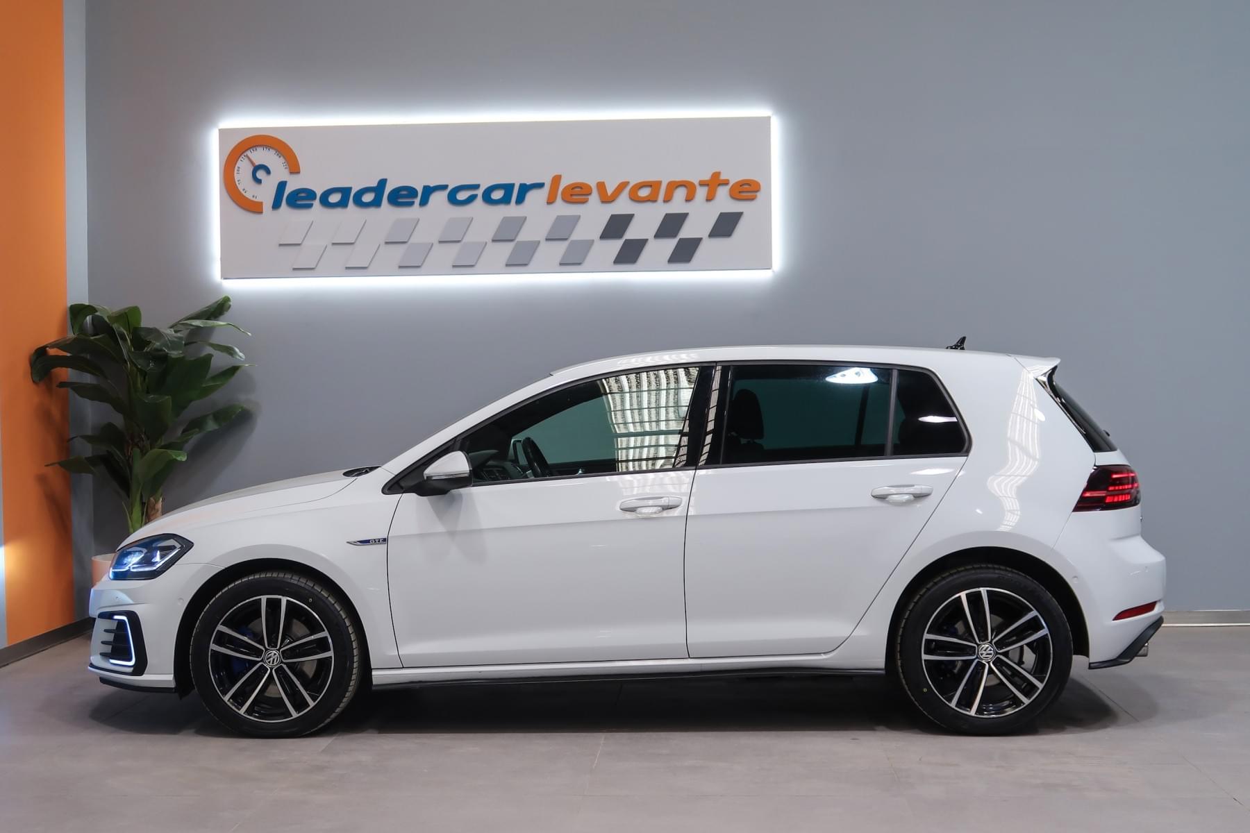 VOLKSWAGEN GOLF GTE 1.4 TSI E-POWER 204 CV 11 