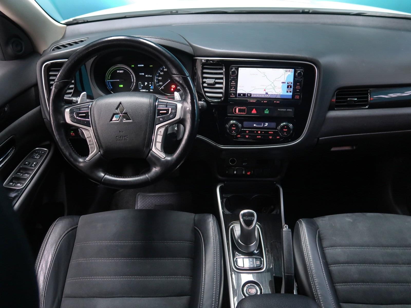 MITSUBISHI OUTLANDER 2.0 PLUG-IN HYBRID PHEV KAITEKI AWD 26