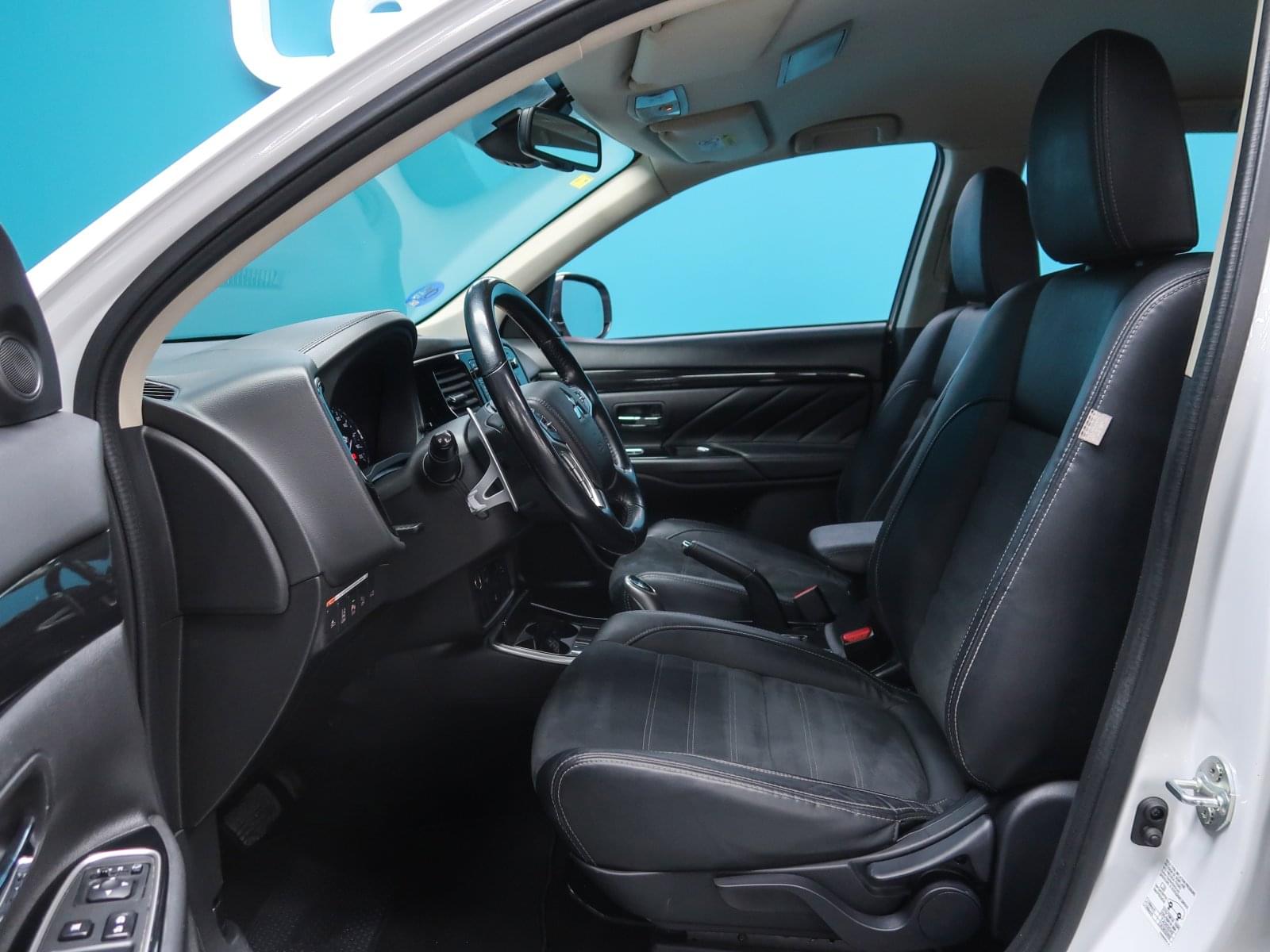 MITSUBISHI OUTLANDER 2.0 PLUG-IN HYBRID PHEV KAITEKI AWD 19