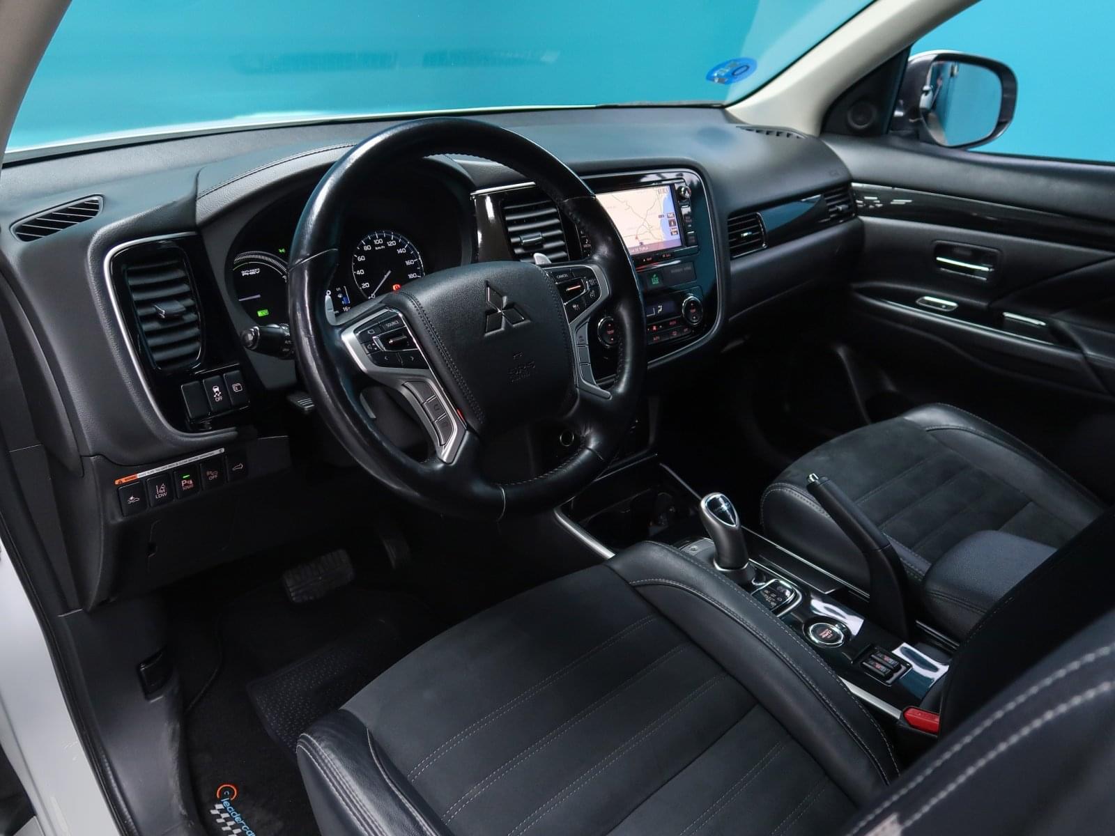 MITSUBISHI OUTLANDER 2.0 PLUG-IN HYBRID PHEV KAITEKI AWD 20