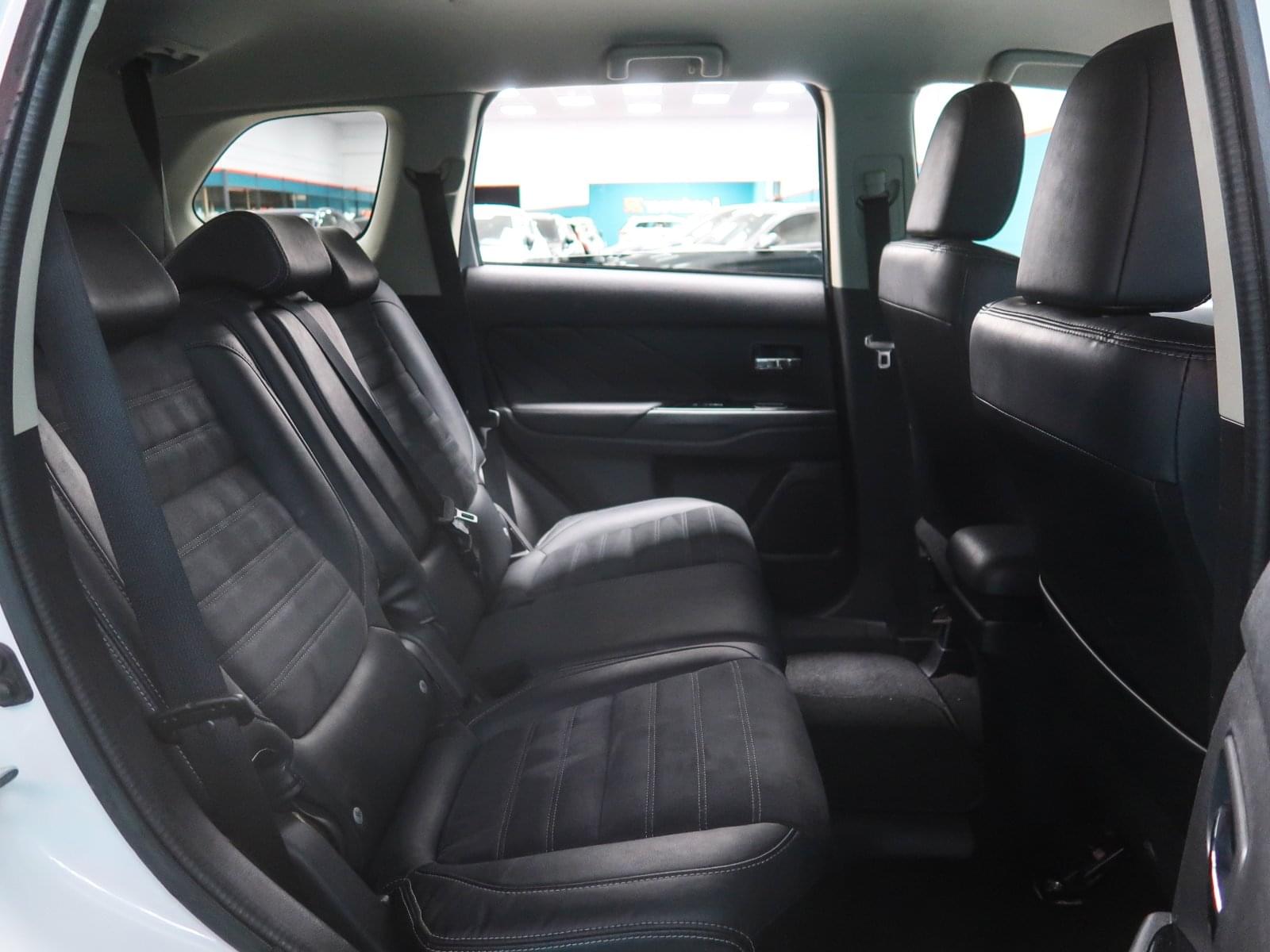 MITSUBISHI OUTLANDER 2.0 PLUG-IN HYBRID PHEV KAITEKI AWD 22