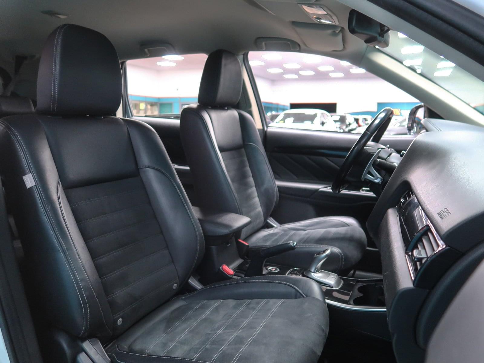 MITSUBISHI OUTLANDER 2.0 PLUG-IN HYBRID PHEV KAITEKI AWD 25