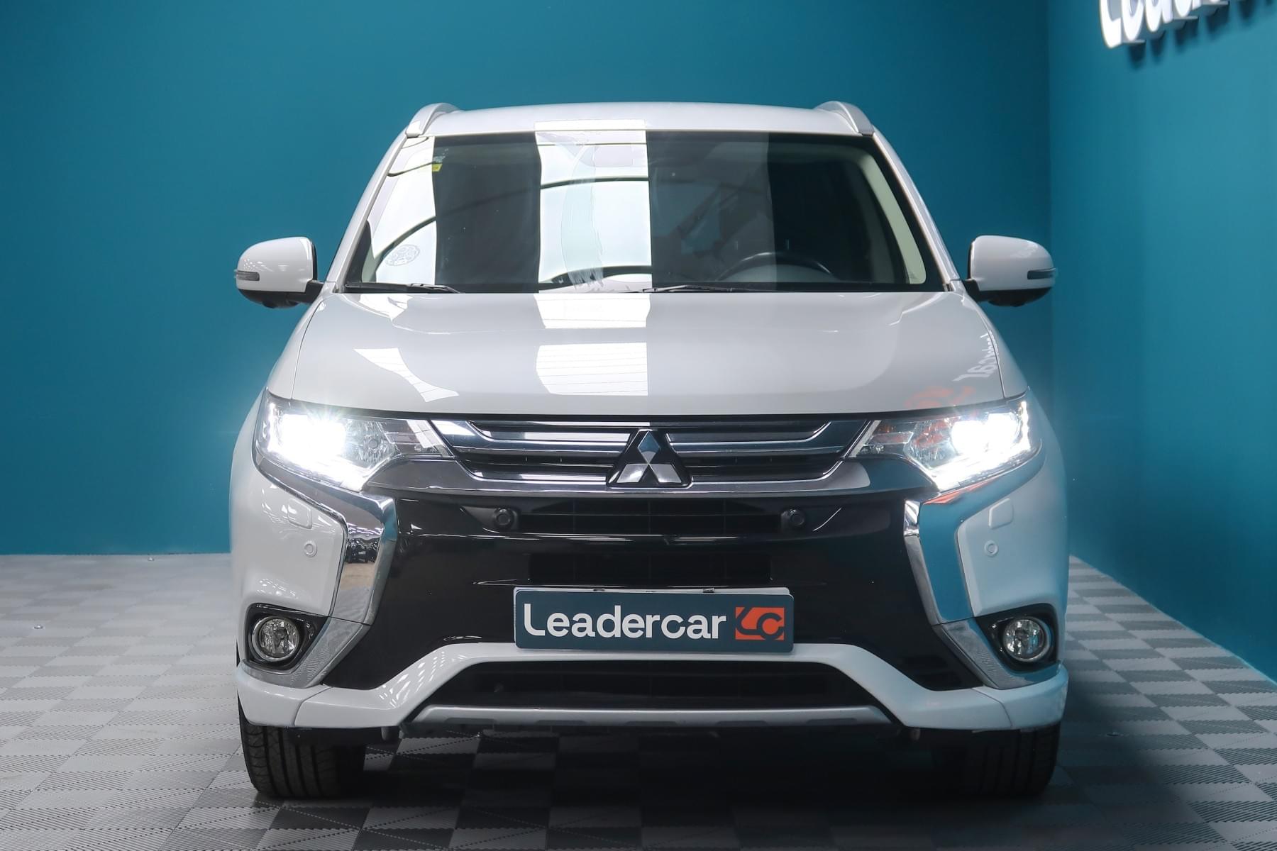 MITSUBISHI OUTLANDER 2.0 PLUG-IN HYBRID PHEV KAITEKI AWD 4