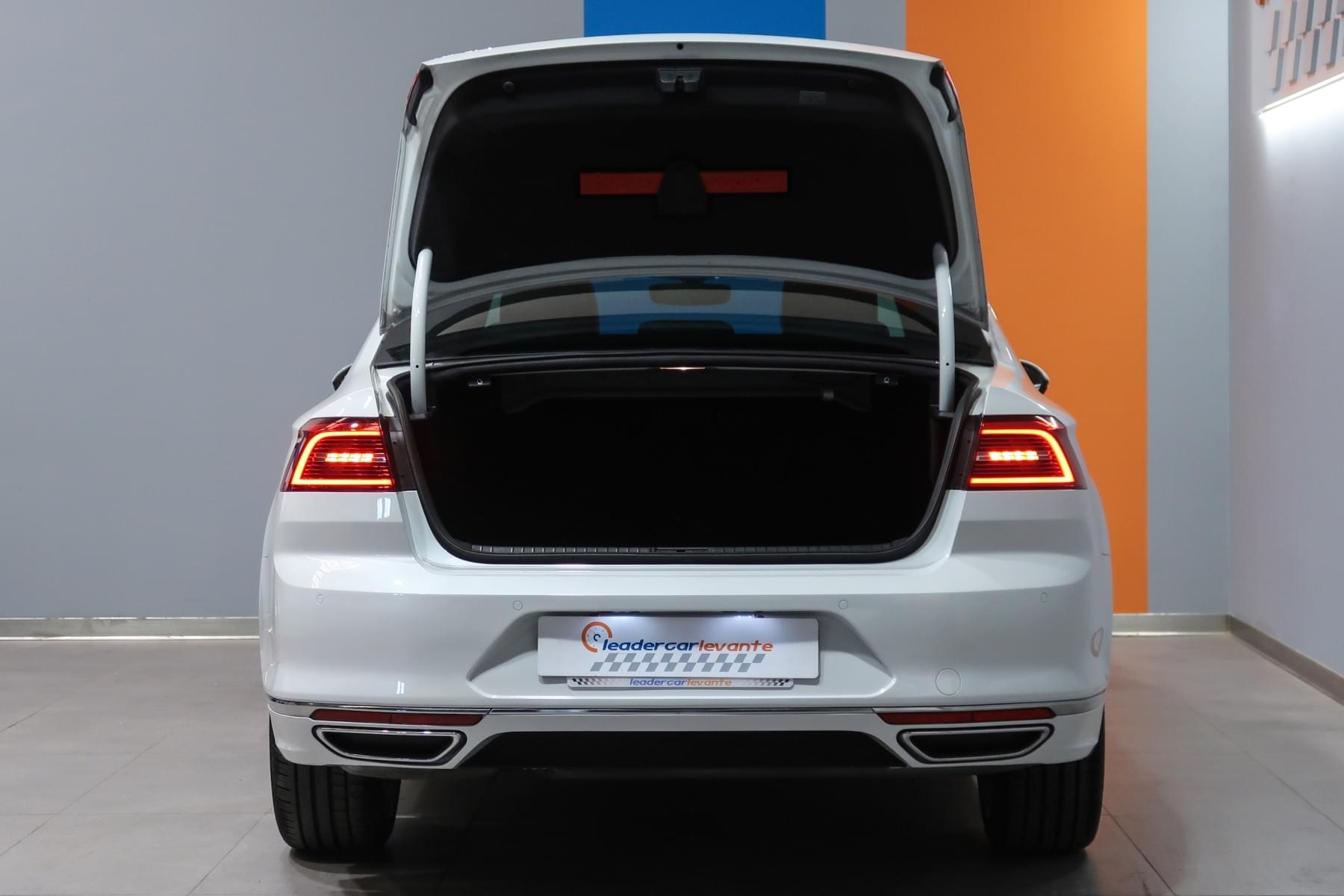 VOLKSWAGEN PASSAT R-LINE 2-0 TDI 190CV DSG 16 