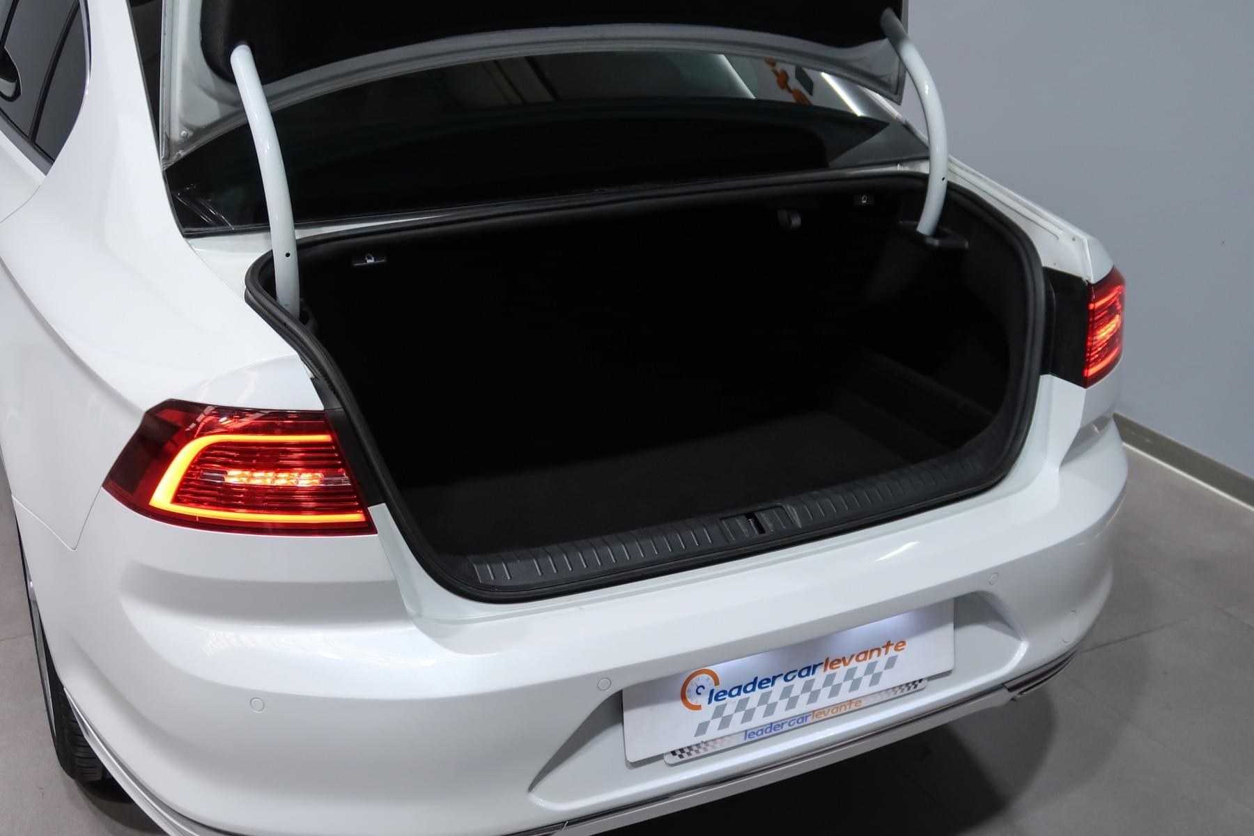 VOLKSWAGEN PASSAT R-LINE 2-0 TDI 190CV DSG 17 