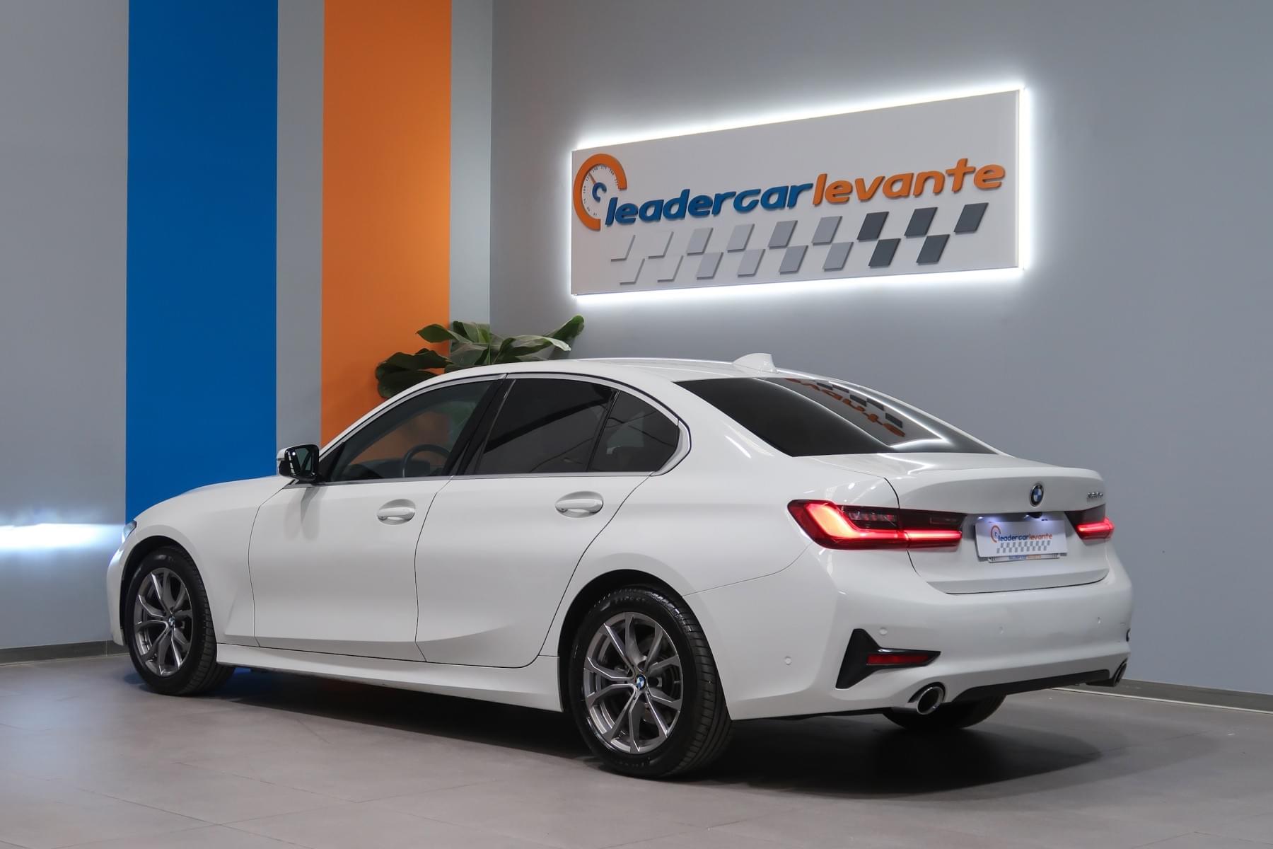 BMW SERIE 3 320D AUTO 190CV 11 