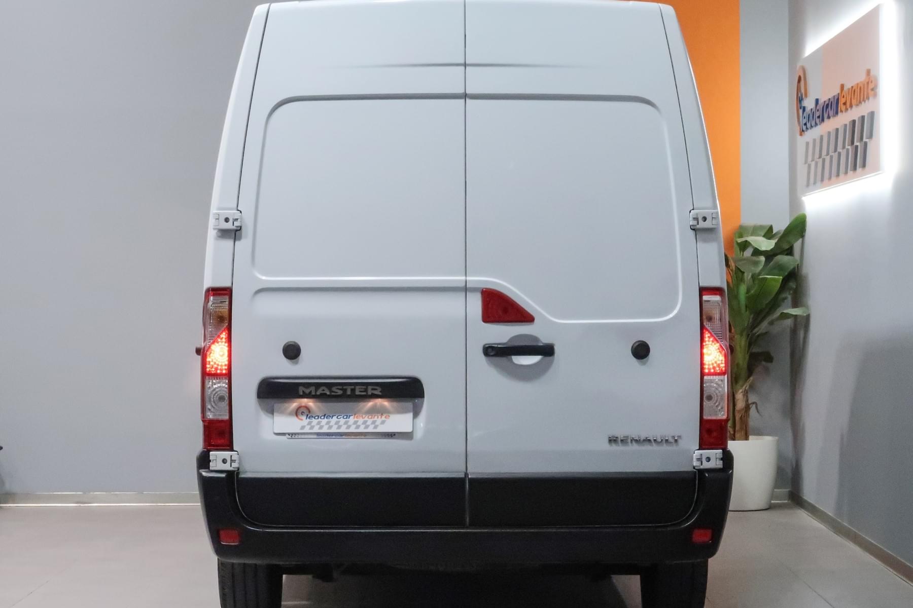 RENAULT MASTER FURGON T L2H2 3300BI DCI 136CV 15 