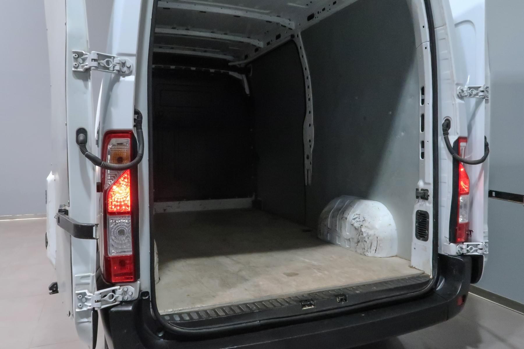 RENAULT MASTER FURGON T L2H2 3300BI DCI 136CV 20 
