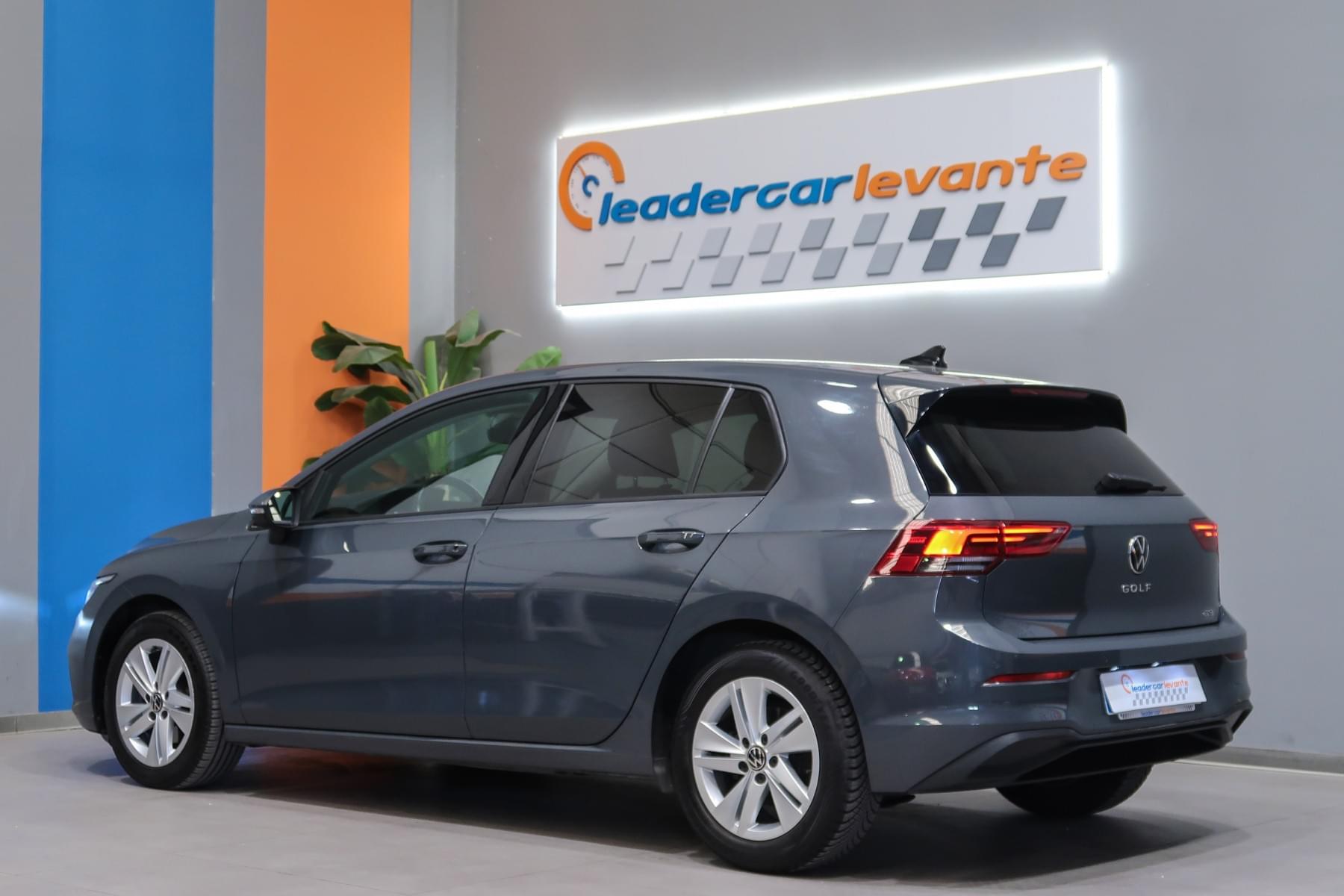 VOLKSWAGEN GOLF 1.5 eTSI 150CV 11 
