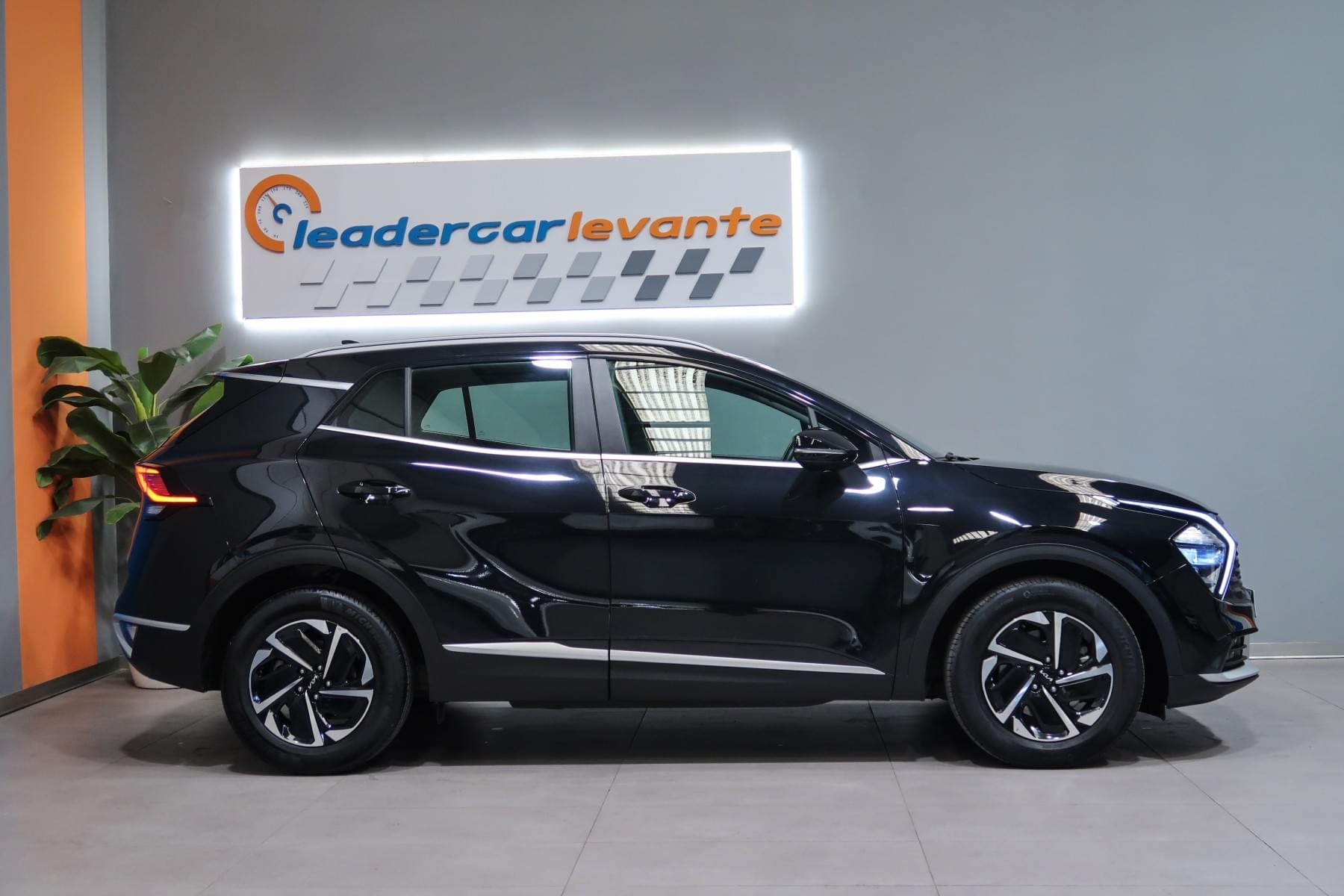 KIA SPORTAGE 1.6 TGDi HEV 230CV Drive 4X2 4 