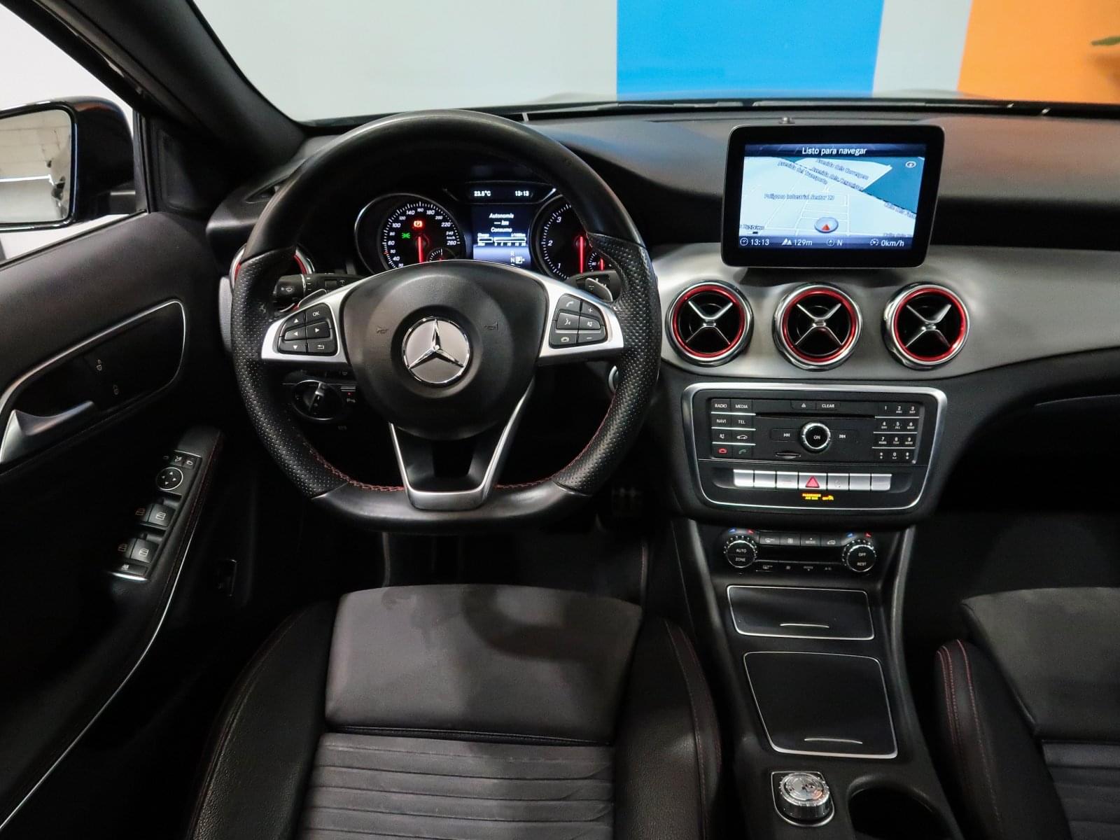 MERCEDES-BENZ CLASE GLA 220D PACK AMG 177CV 34 