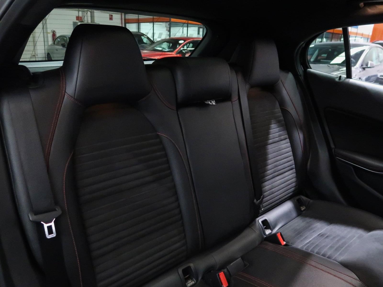 MERCEDES-BENZ CLASE GLA 220D PACK AMG 177CV 30 