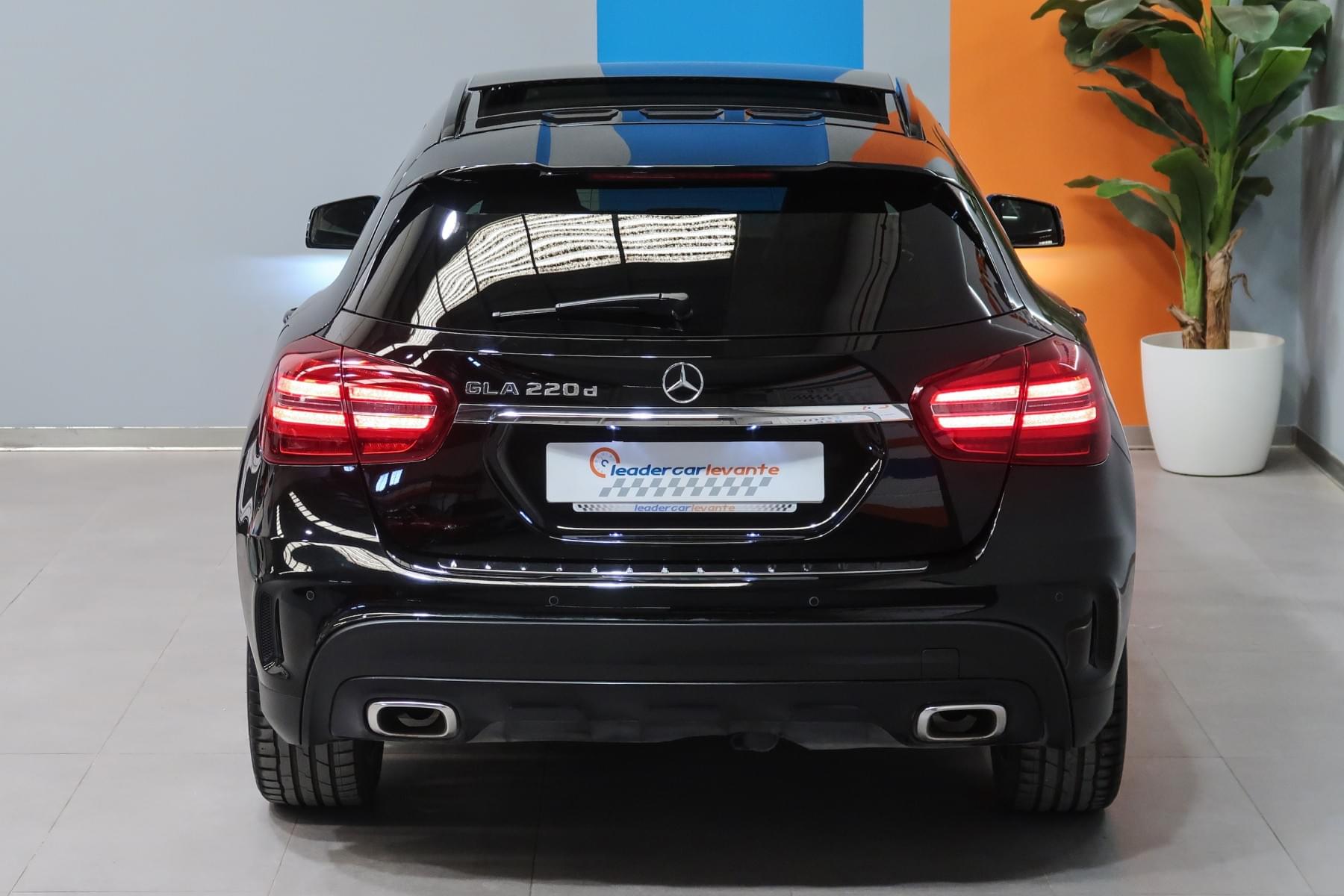 MERCEDES-BENZ CLASE GLA 220D PACK AMG 177CV 14 