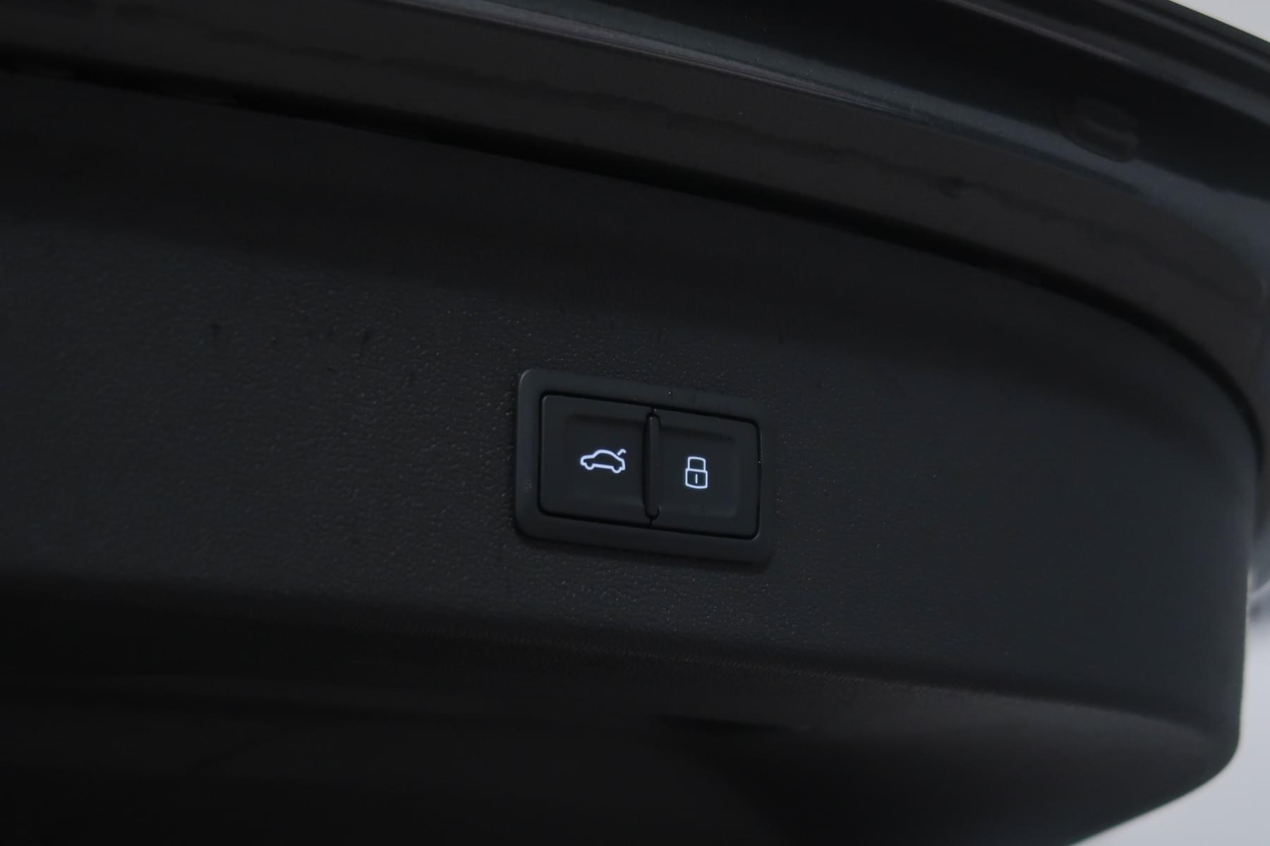 AUDI A3 SPORTBACK BLACK 45TFSI ECOMP STRONIC 16 