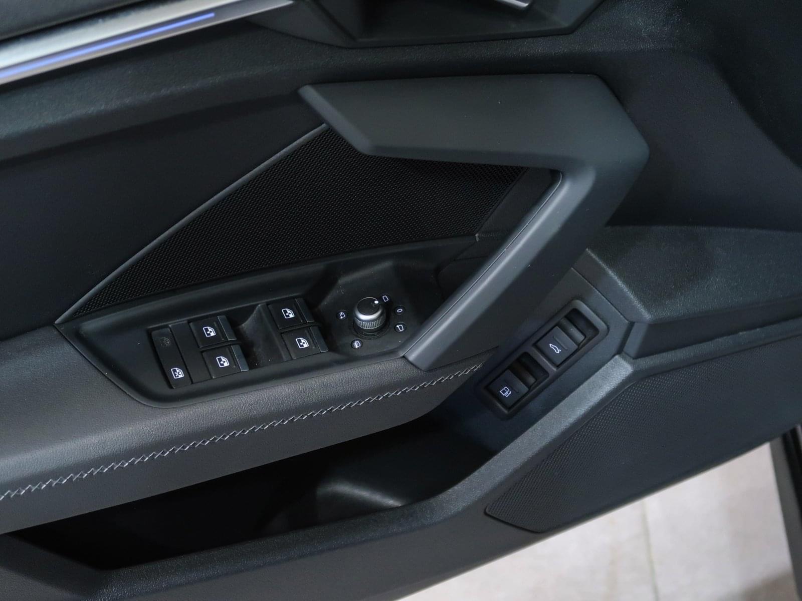 AUDI A3 SPORTBACK BLACK 45TFSI ECOMP STRONIC 31 