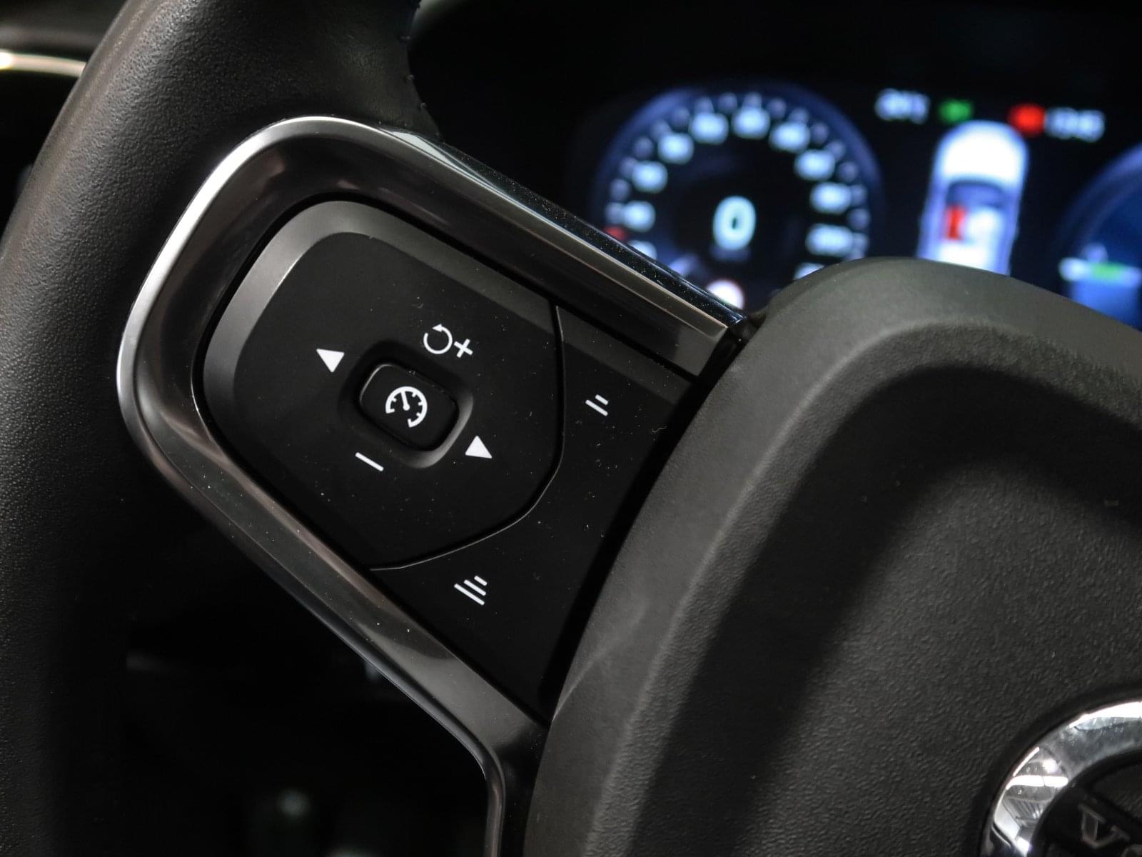 VOLVO XC40 1.5 T4 TWIN RECHARGE R-DESIGN 211CV 34 