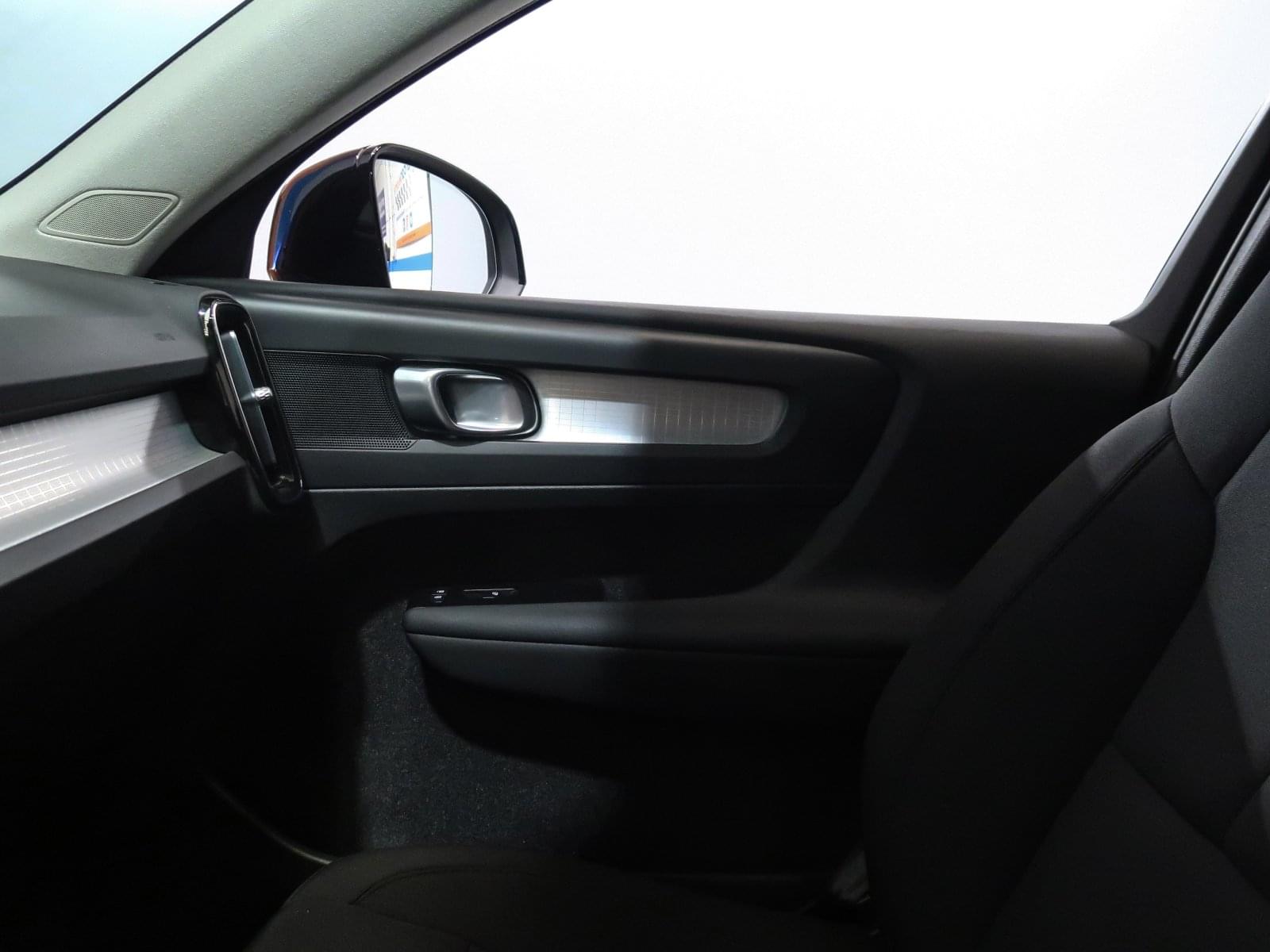 VOLVO XC40 1.5 T4 TWIN RECHARGE R-DESIGN 211CV 36 