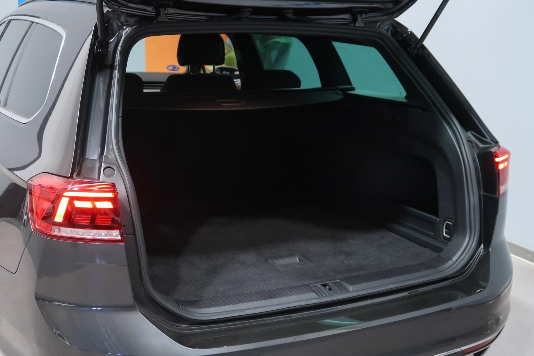 VOLKSWAGEN PASSAT VARIANT GTE 1.4 TSI 220CV 17 