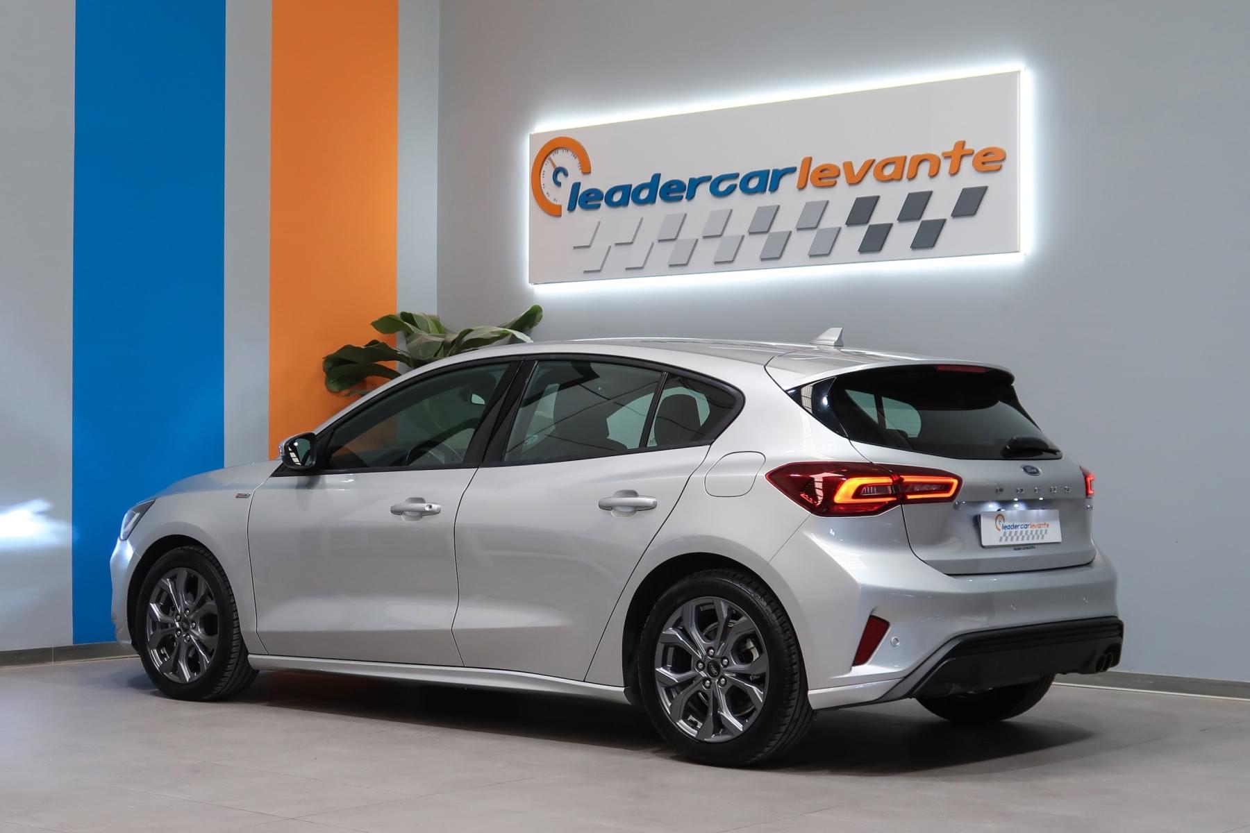 FORD FOCUS ST LINE 1.0 ECOBOOST 125CV 11 