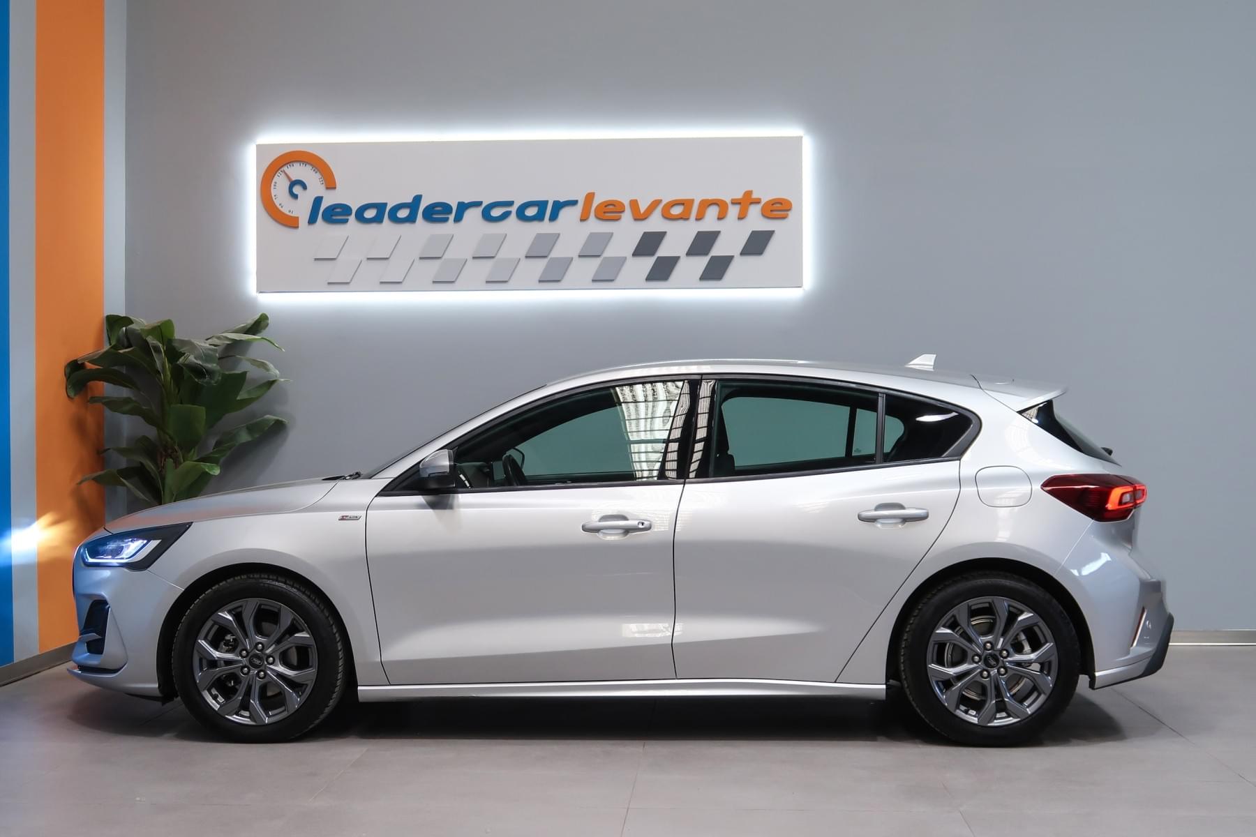 FORD FOCUS ST LINE 1.0 ECOBOOST 125CV 10 
