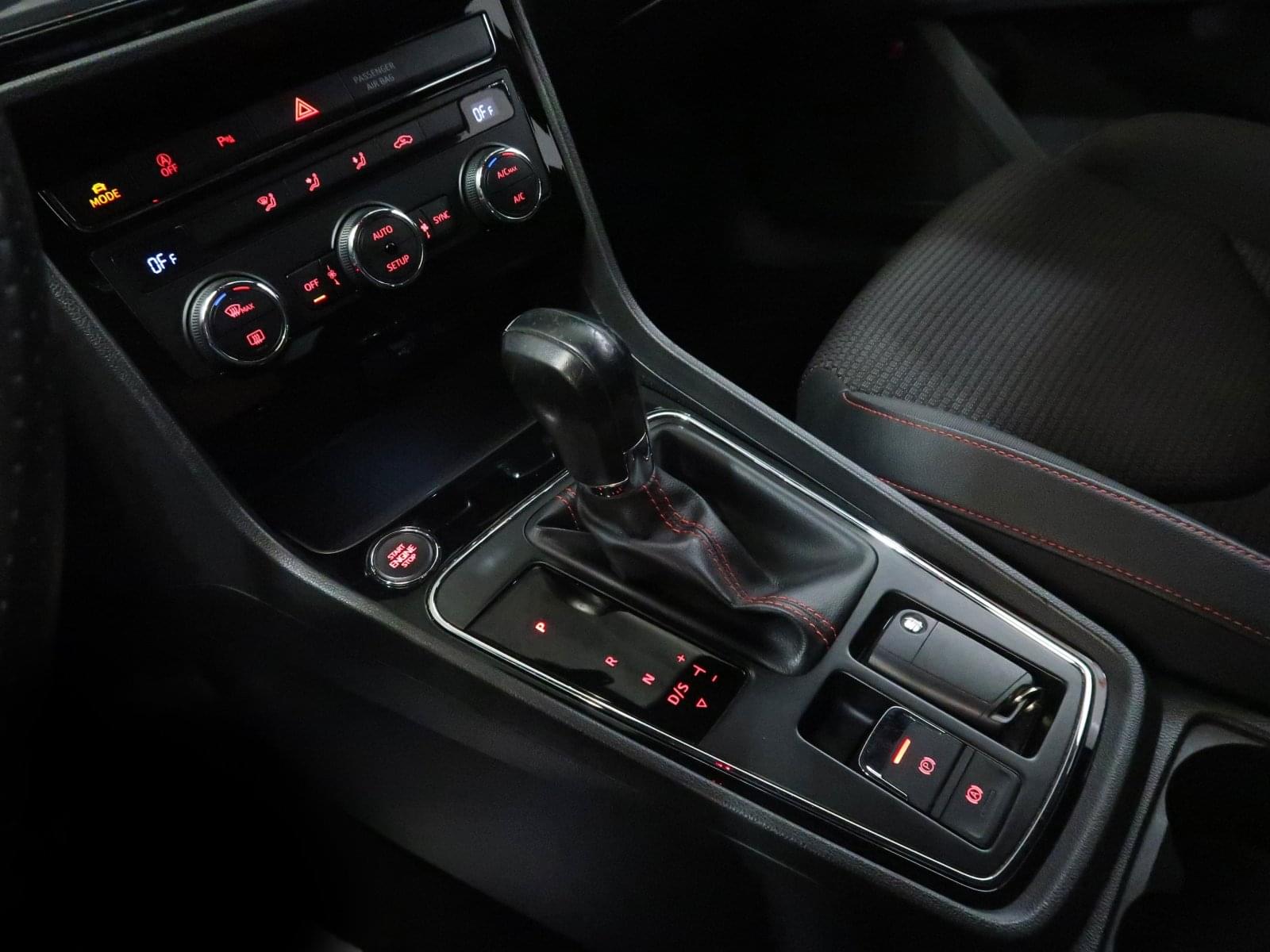 SEAT LEÓN FR 2.0 TDI DSG-7 S&S 150CV 44 