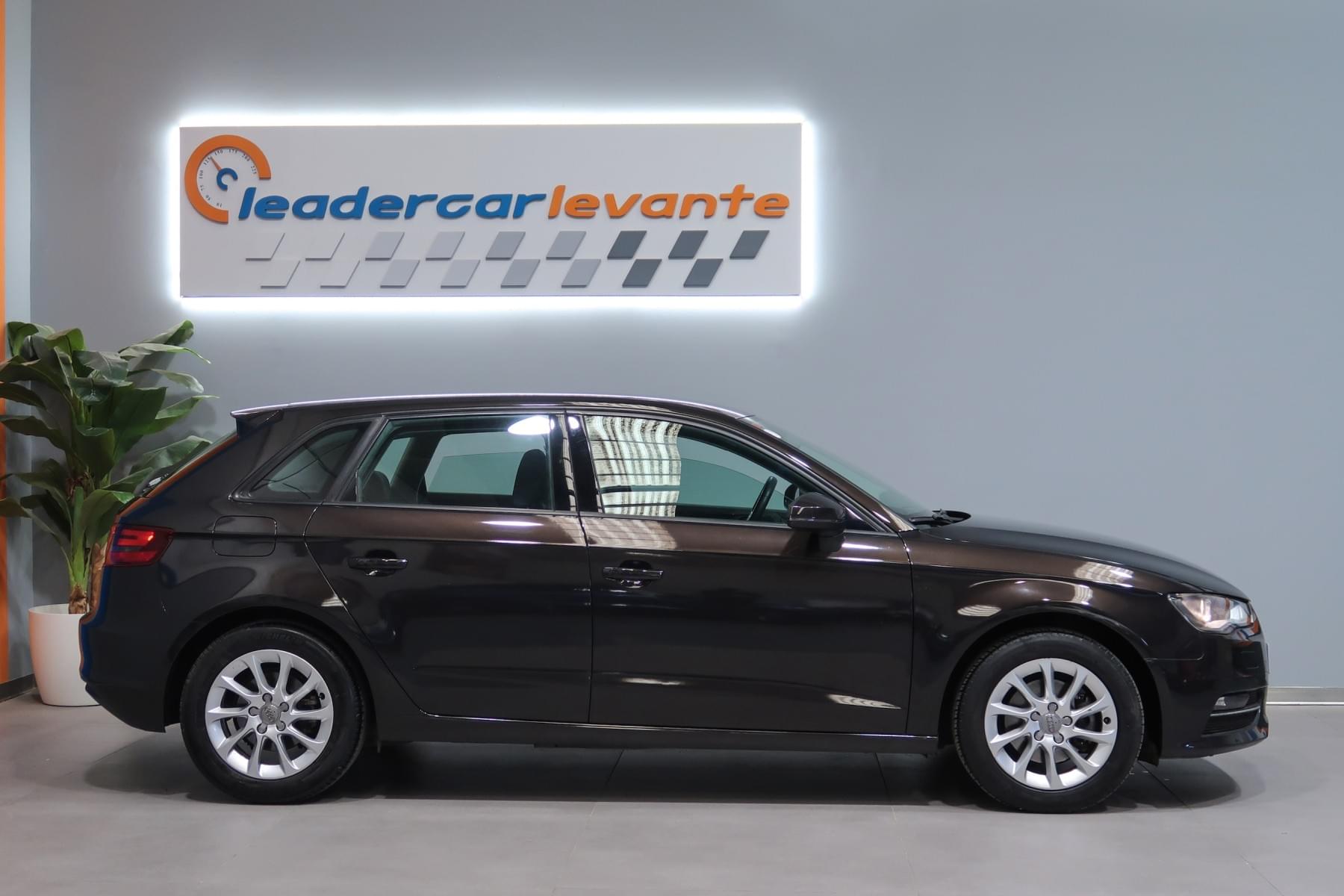AUDI A3 2.0 TDI  SPORTBACK CLEAN S TRONIC 150CV 4 
