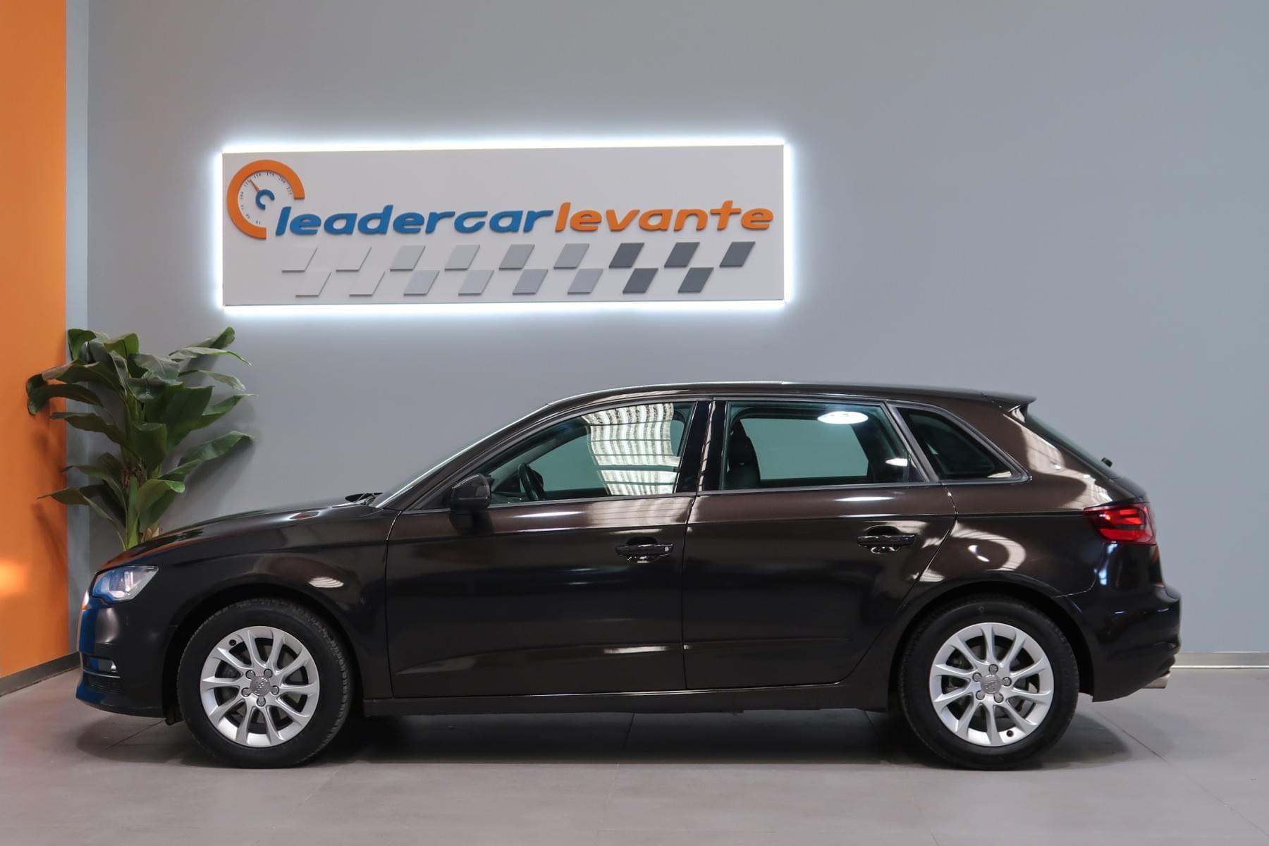 AUDI A3 2.0 TDI  SPORTBACK CLEAN S TRONIC 150CV 10 