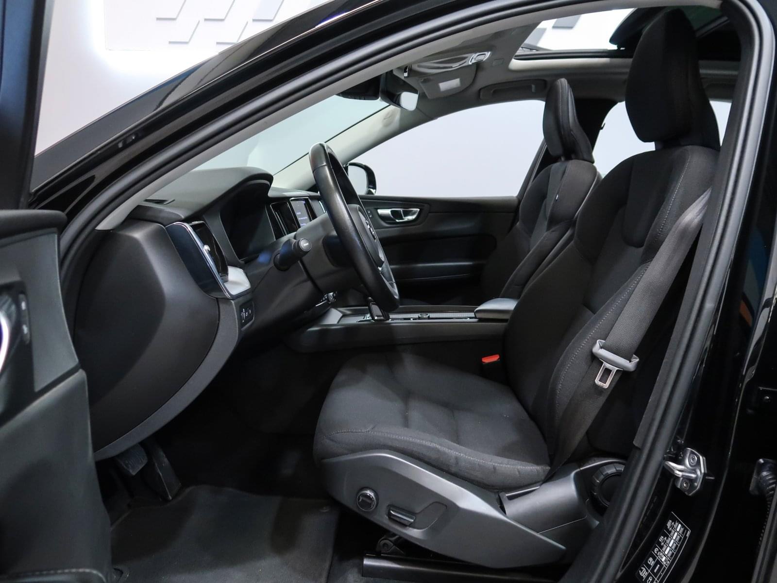 VOLVO XC60 2.0 T6 AWD RECHARGE R-DESIGN EXP AUTO 22 