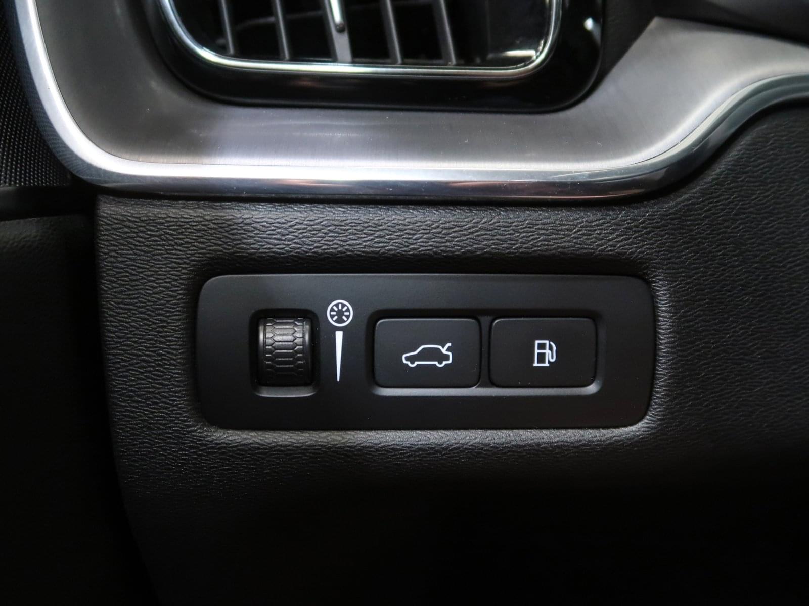 VOLVO XC60 2.0 T6 AWD RECHARGE R-DESIGN EXP AUTO 31 