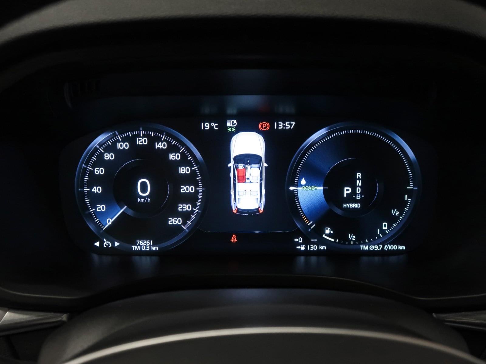 VOLVO XC60 2.0 T6 AWD RECHARGE R-DESIGN EXP AUTO 32 
