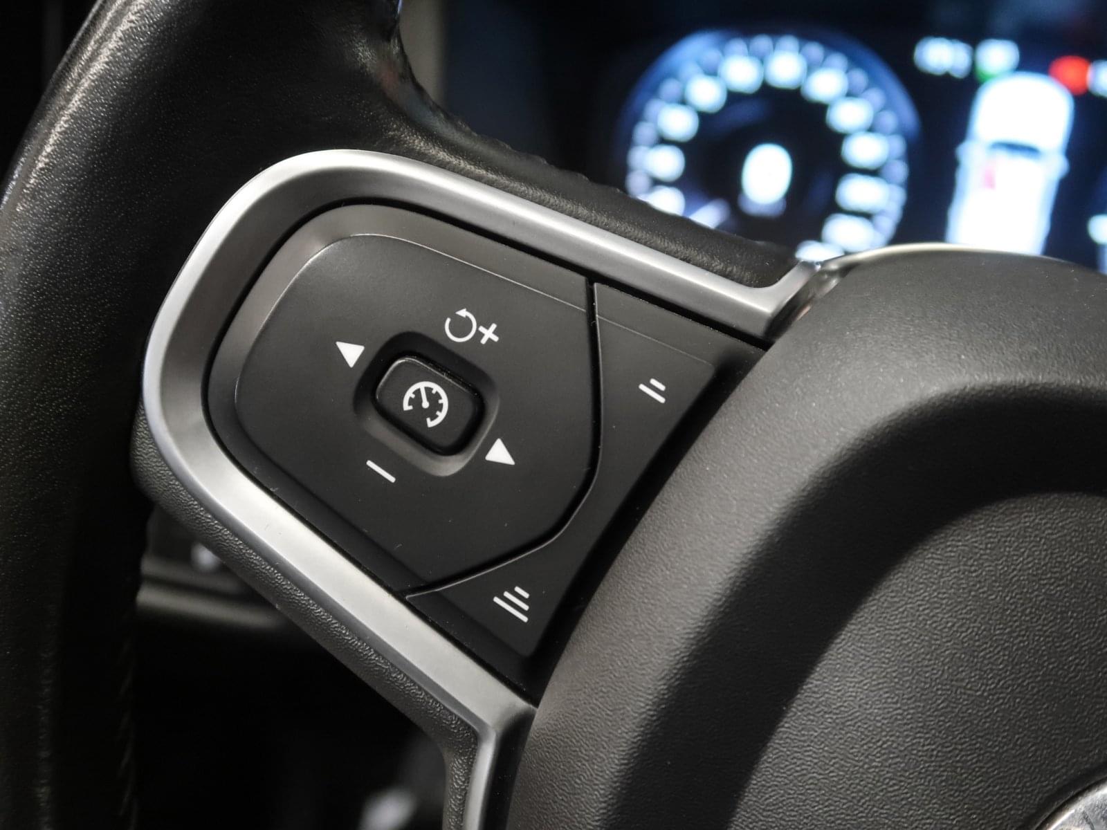 VOLVO XC60 2.0 T6 AWD RECHARGE R-DESIGN EXP AUTO 35 