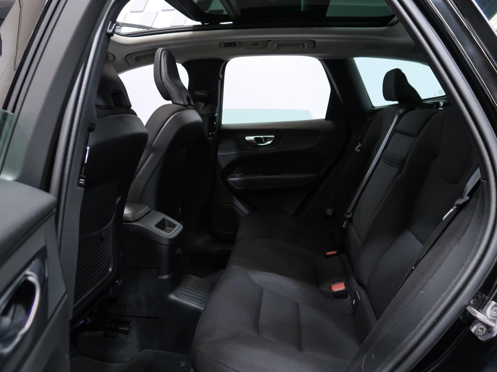 VOLVO XC60 2.0 T6 AWD RECHARGE R-DESIGN EXP AUTO 24 