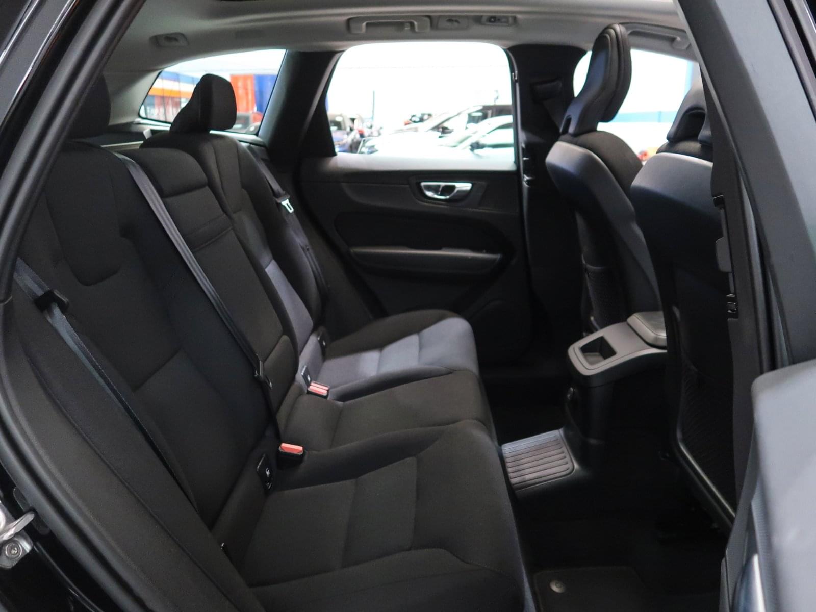 VOLVO XC60 2.0 T6 AWD RECHARGE R-DESIGN EXP AUTO 25 