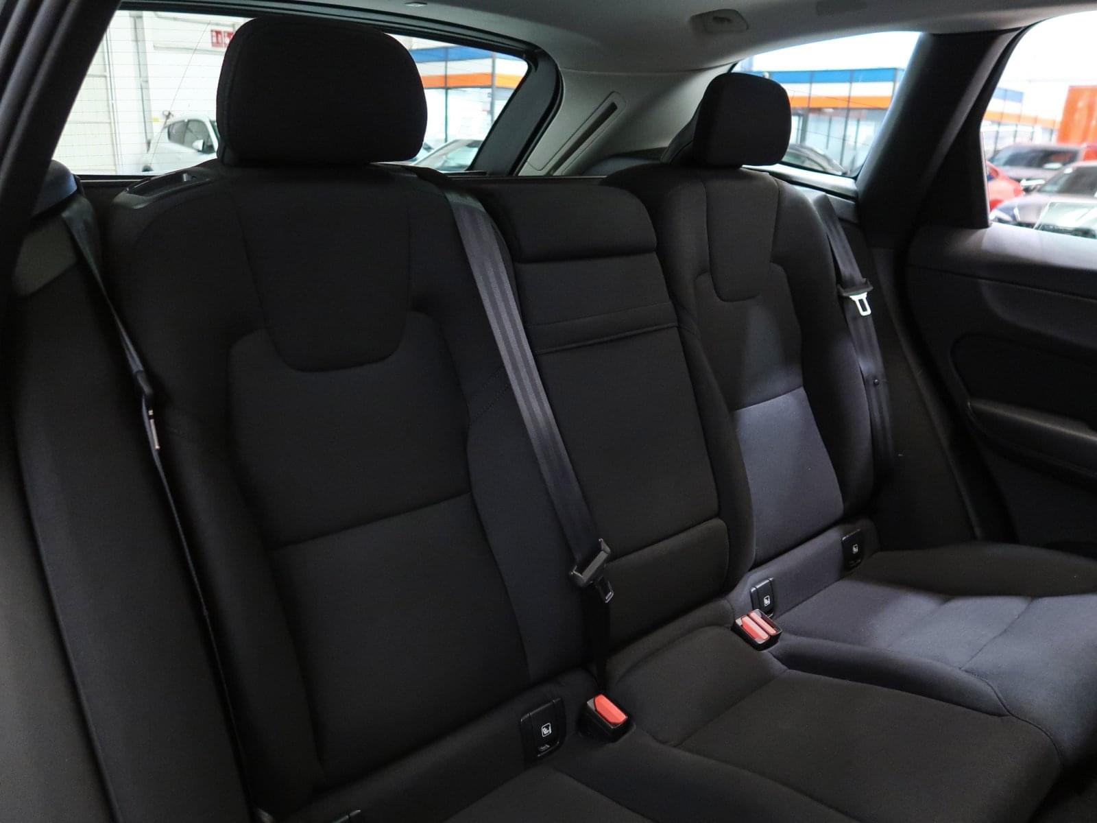 VOLVO XC60 2.0 T6 AWD RECHARGE R-DESIGN EXP AUTO 26 