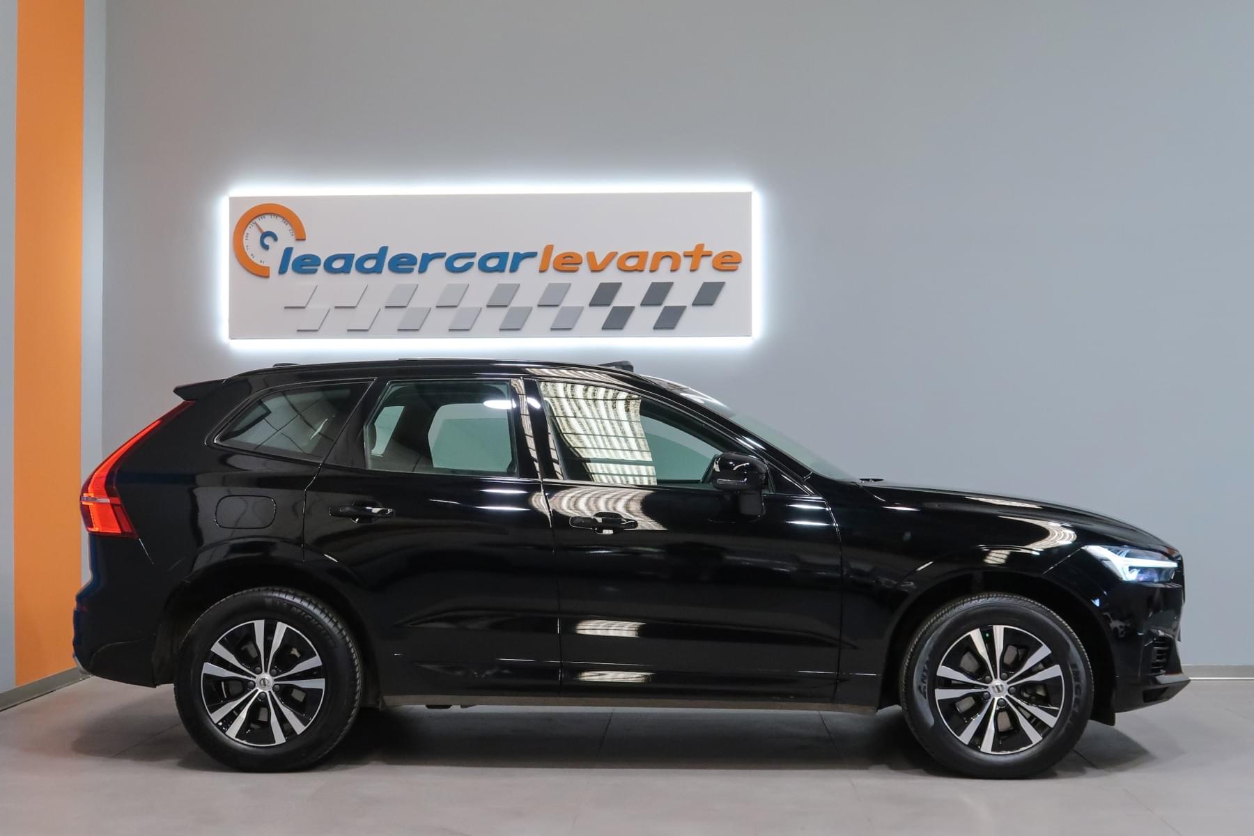 VOLVO XC60 2.0 T6 AWD RECHARGE R-DESIGN EXP AUTO 4 