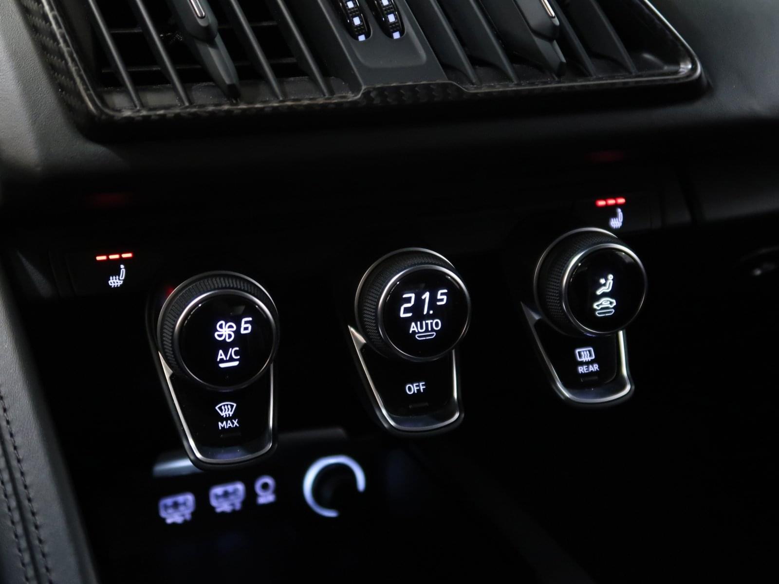 AUDI R8 5.2 V10 FSI QUATTRO STRONIC 45 