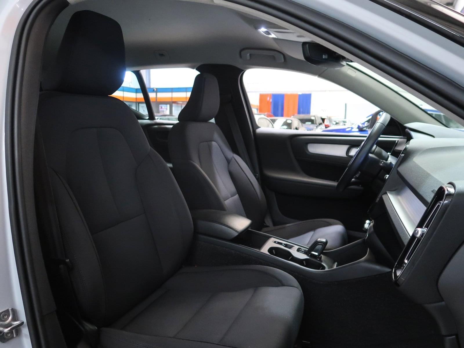 VOLVO XC40 T4 TWIN RECHARGE R DESIGN 211CV 28 