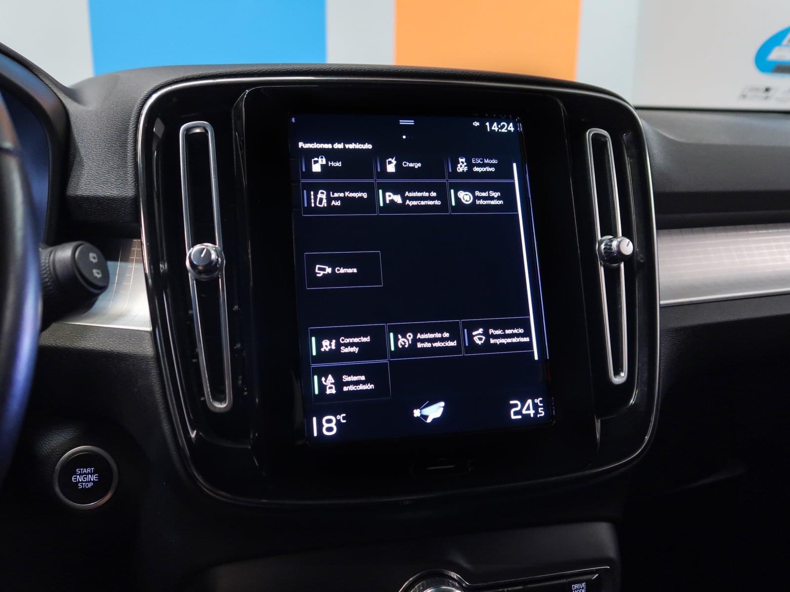 VOLVO XC40 T4 TWIN RECHARGE R DESIGN 211CV 41 
