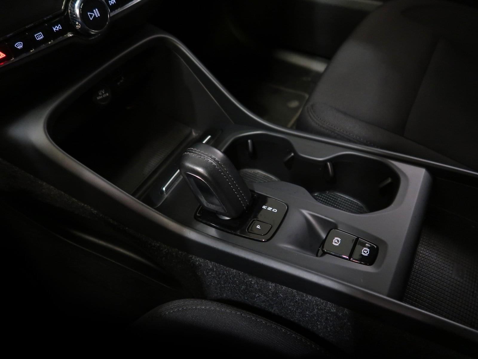 VOLVO XC40 T4 TWIN RECHARGE R DESIGN 211CV 42 