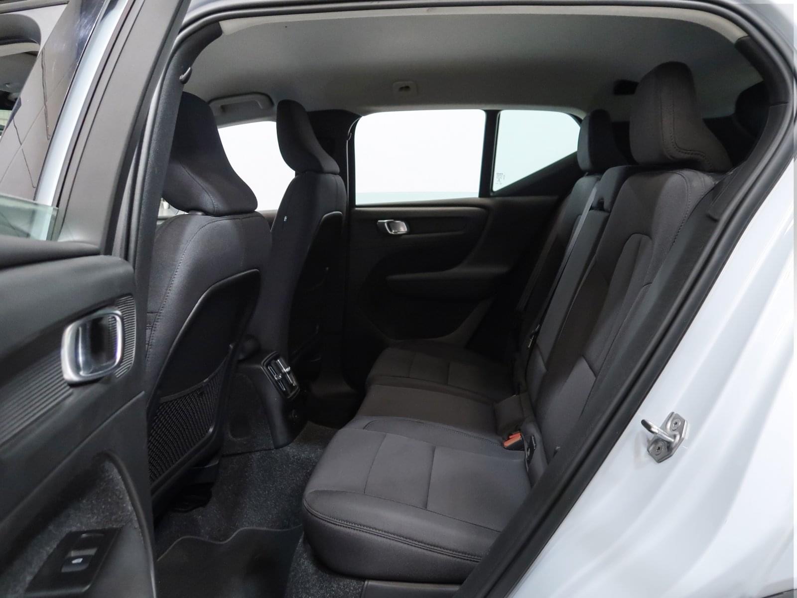 VOLVO XC40 T4 TWIN RECHARGE R DESIGN 211CV 24 