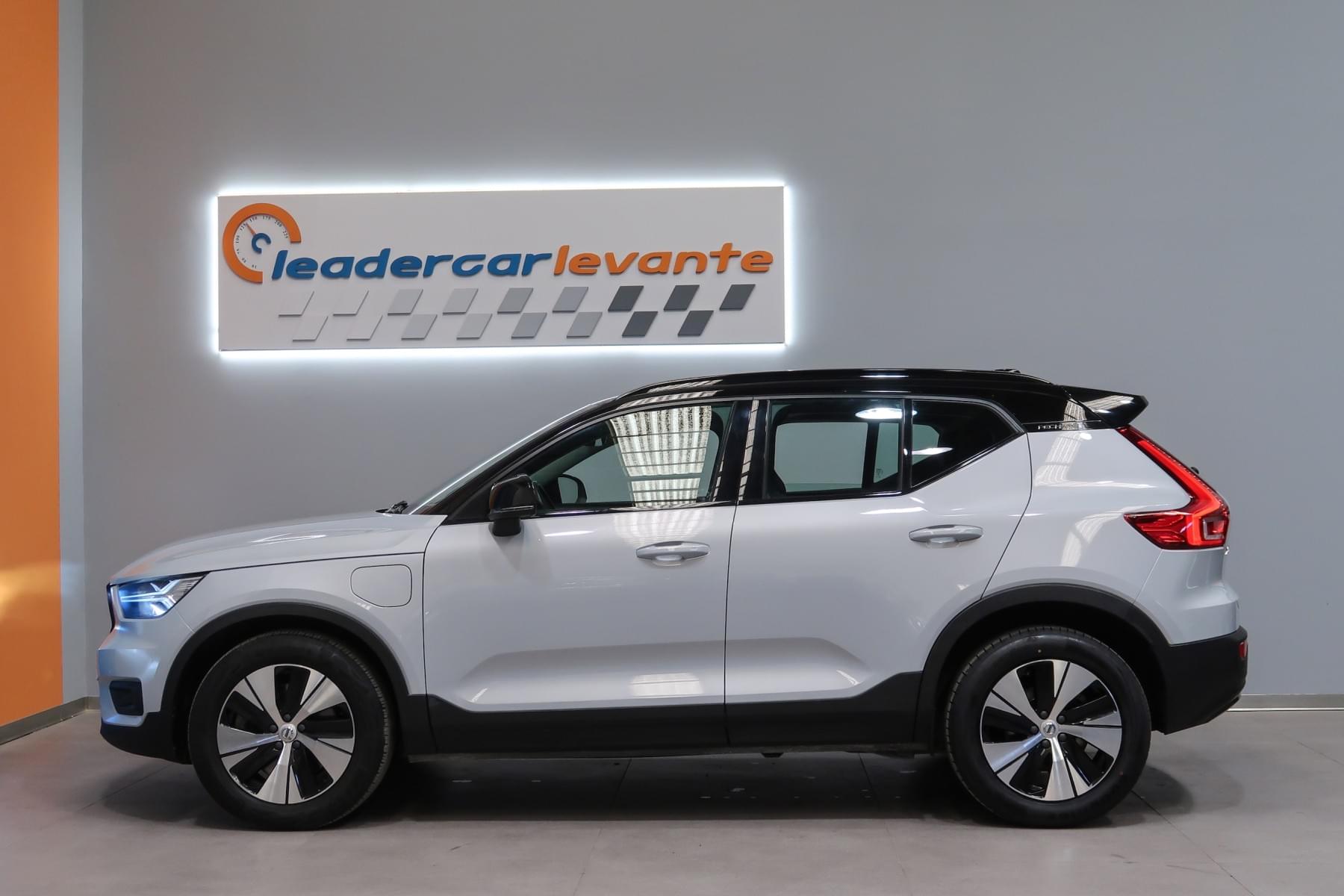 VOLVO XC40 T4 TWIN RECHARGE R DESIGN 211CV 10 
