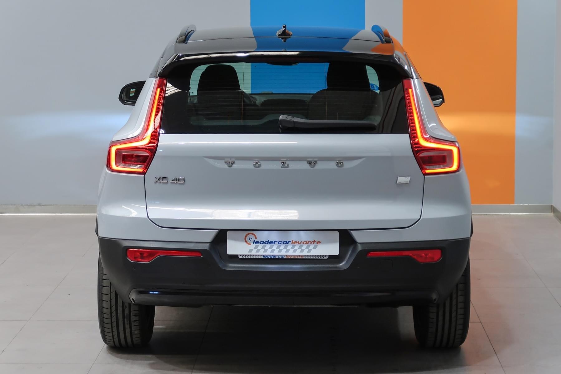 VOLVO XC40 T4 TWIN RECHARGE R DESIGN 211CV 13 