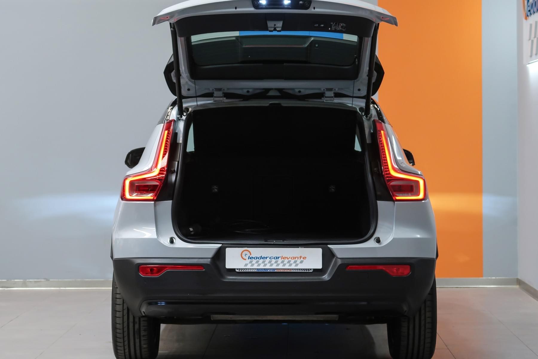 VOLVO XC40 T4 TWIN RECHARGE R DESIGN 211CV 15 