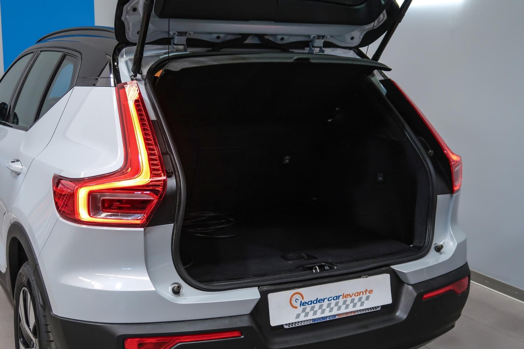 VOLVO XC40 T4 TWIN RECHARGE R DESIGN 211CV 16 