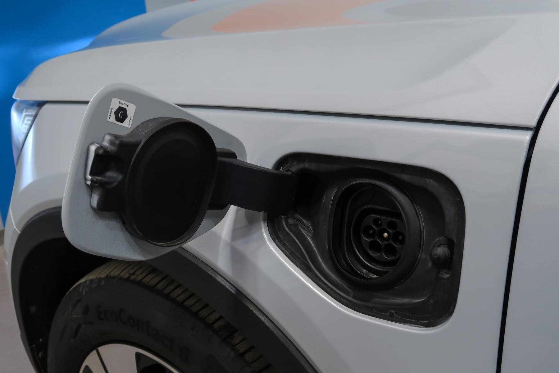 VOLVO XC40 T4 TWIN RECHARGE R DESIGN 211CV 9 