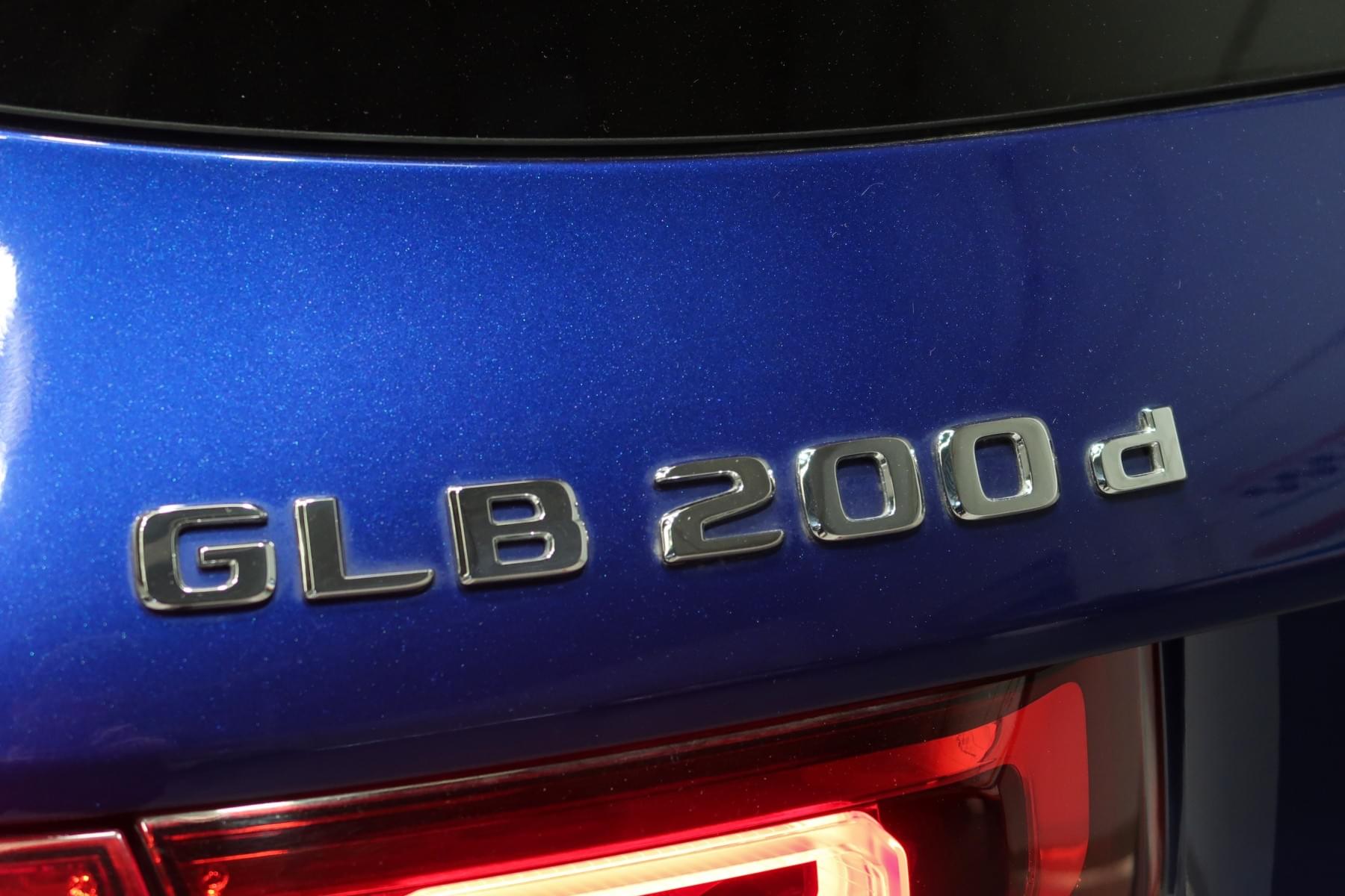 MERCEDES-BENZ GLB 200 D DCT 150CV AMG LINE 15 