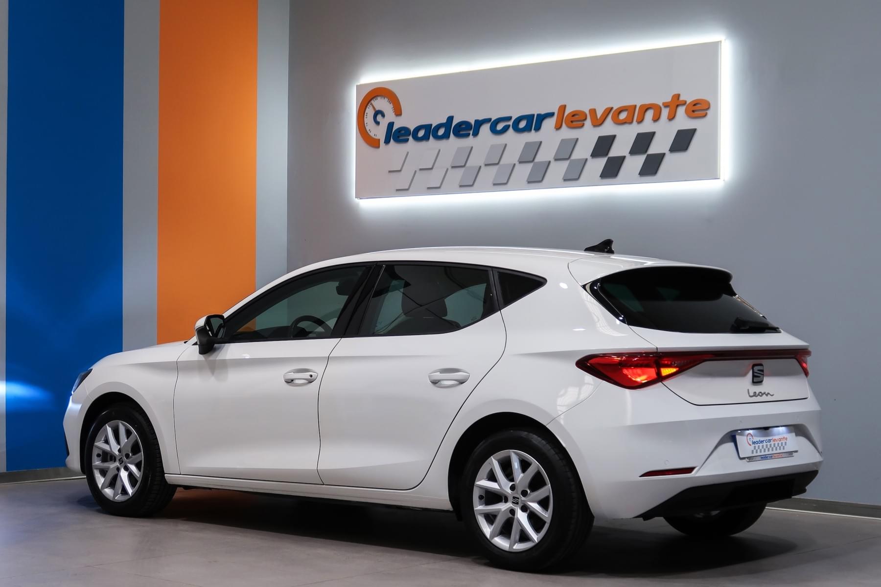 SEAT LEÓN 2.0 TDI STYLE 116CV 10 