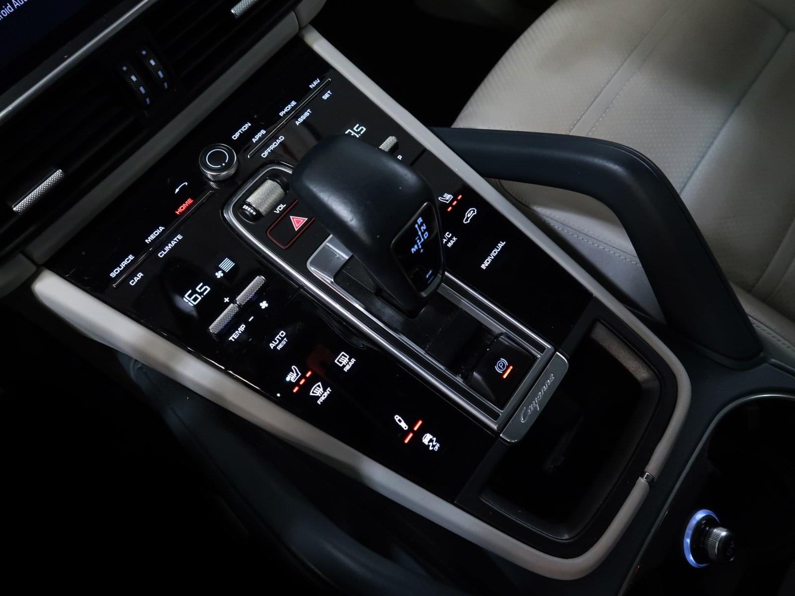 PORSCHE CAYENNE COUPE E HYBRID PLATINIUM EDITION 462CV 29 